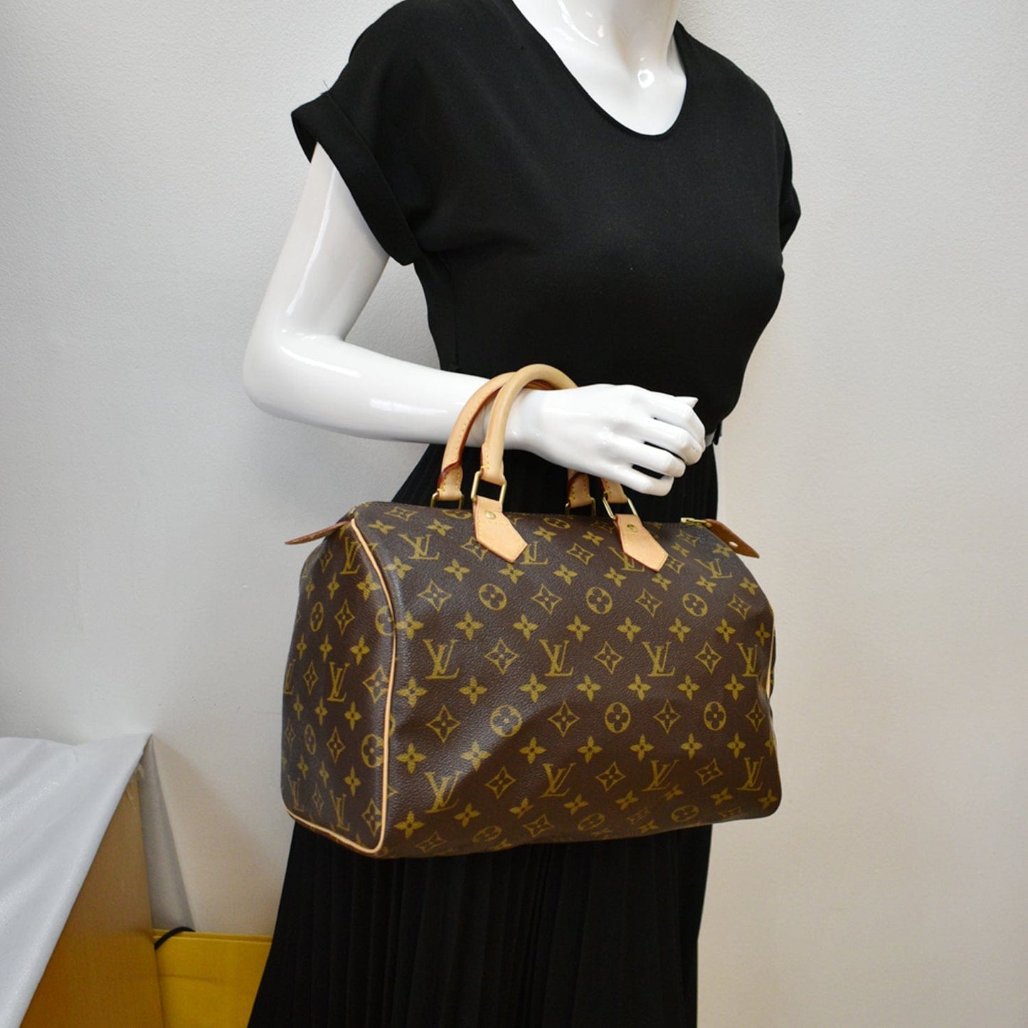 LOUIS VUITTON Speedy 30 Monogram Canvas Satchel Bag Brown