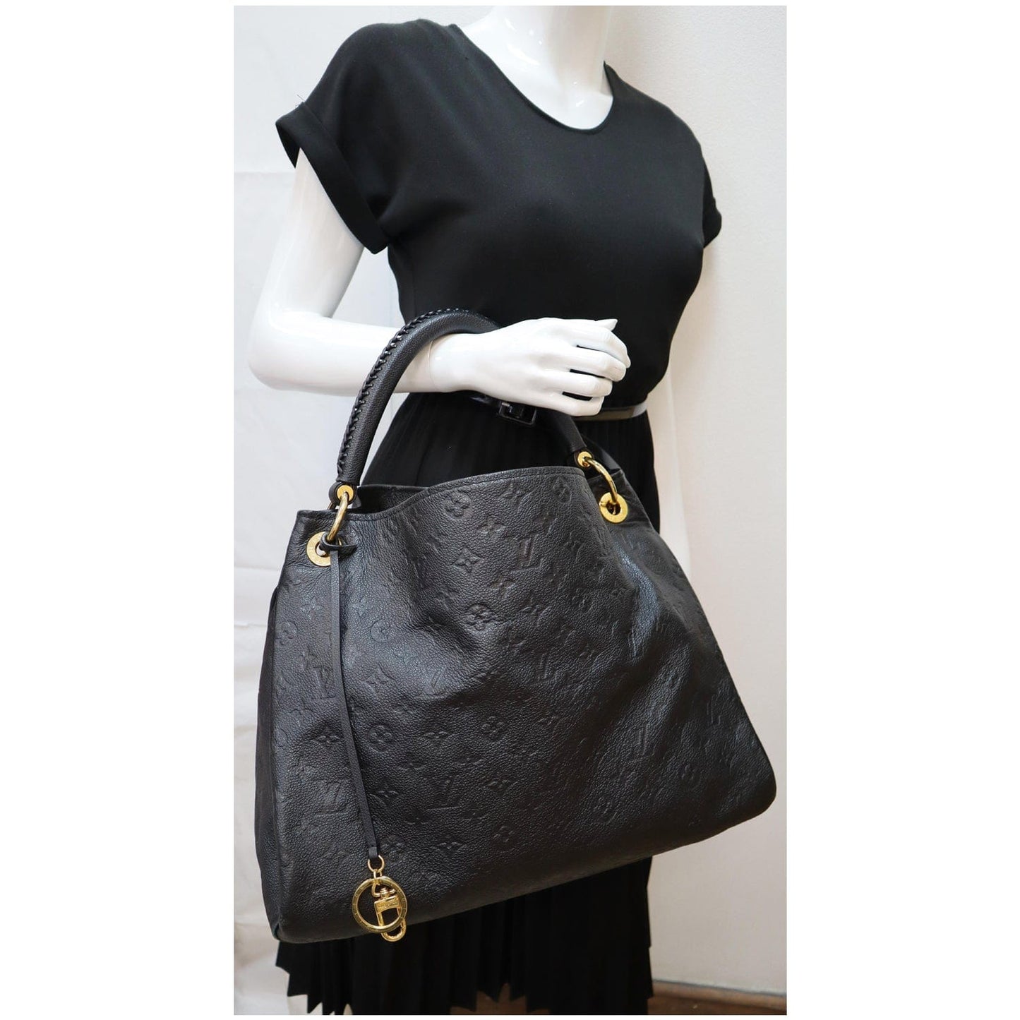 LOUIS VUITTON Artsy MM Empreinte Leather Shoulder Bag Black