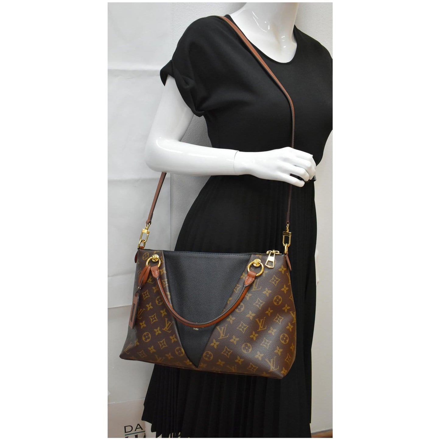 LOUIS VUITTON V MM Monogram Canvas Tote Bag Black