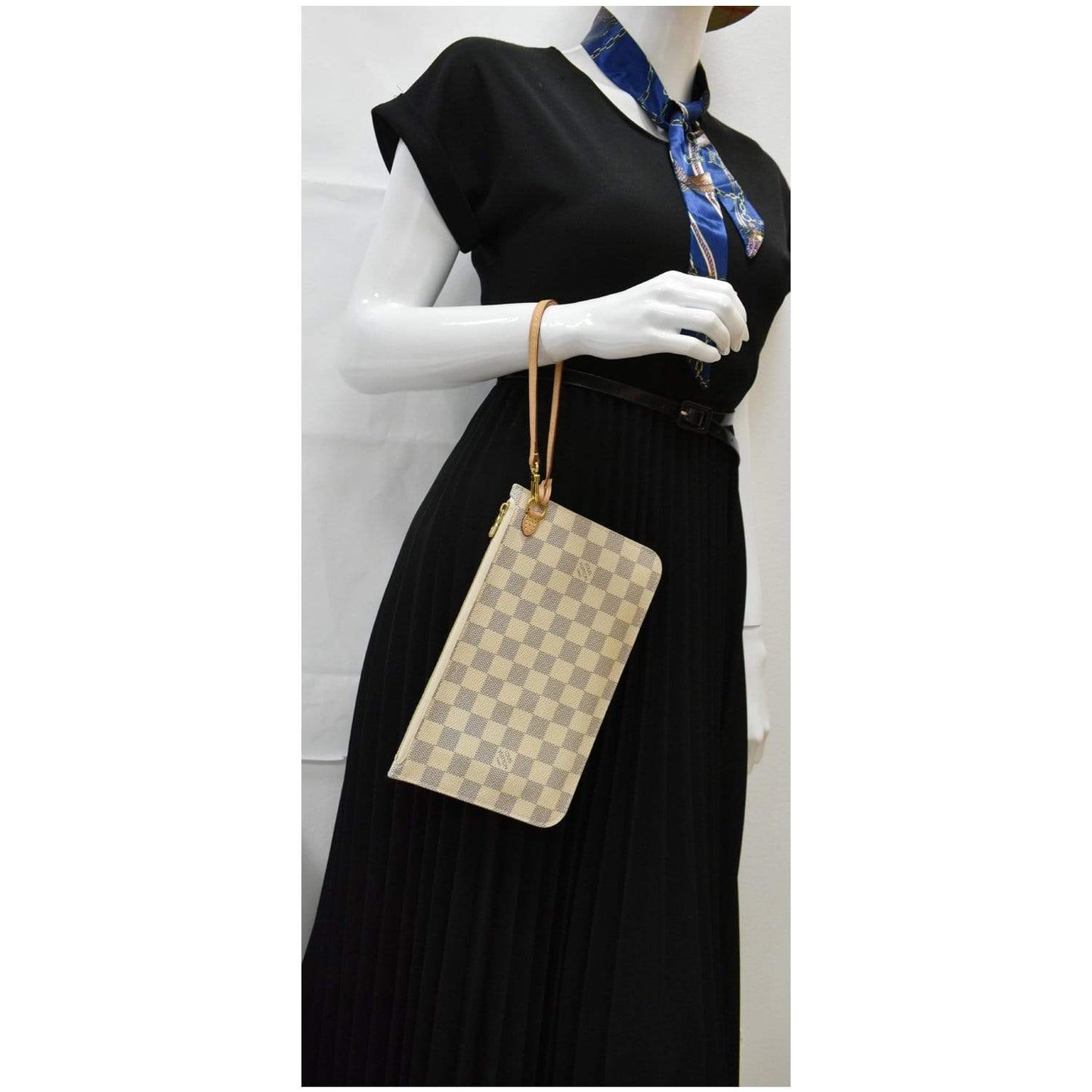 LOUIS VUITTON Neverfull MM Damier Azur Pochette Wristlet Pouch White