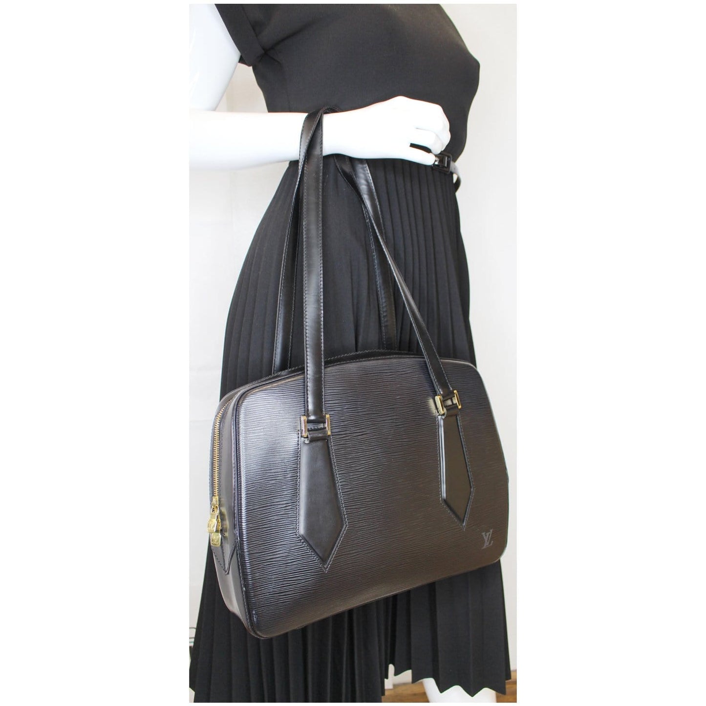 LOUIS VUITTON Voltaire Black Epi Leather Shoulder Bag Black
