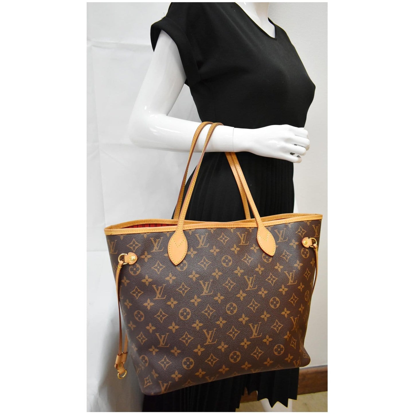 LOUIS VUITTON Neverfull MM Monogram Canvas Tote Shoulder Bag Brown