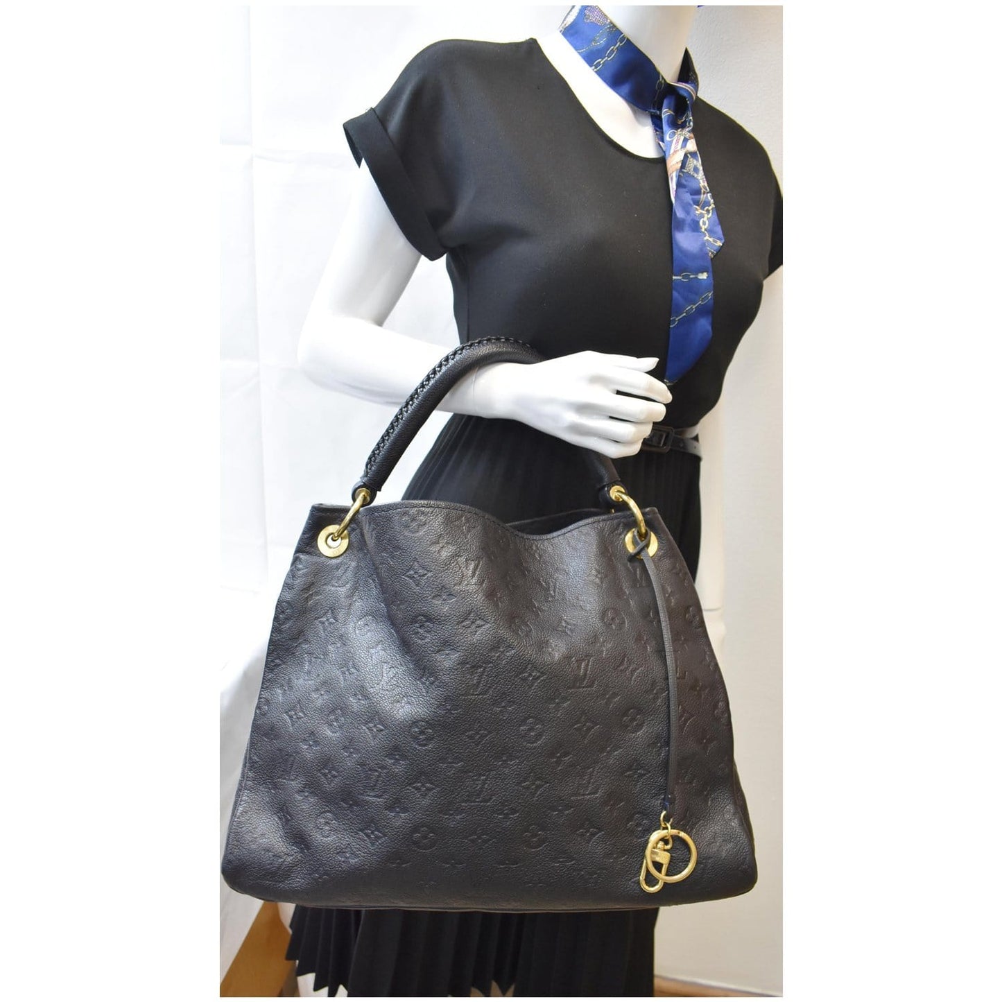 LOUIS VUITTON Artsy MM Empreinte Leather Shoulder Bag Black