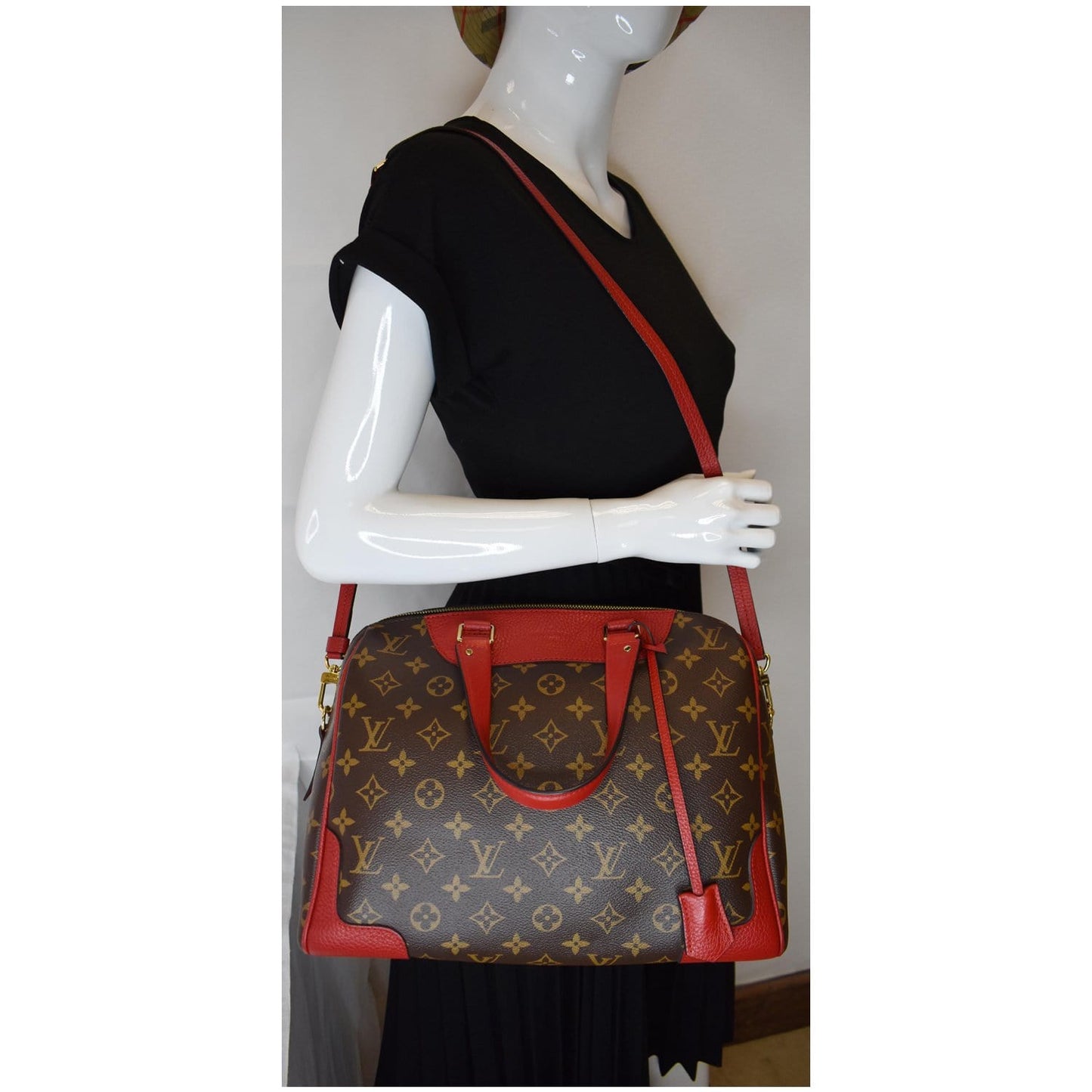 LOUIS VUITTON Retiro NM Monogram Canvas 2Way Shoulder Bag Red