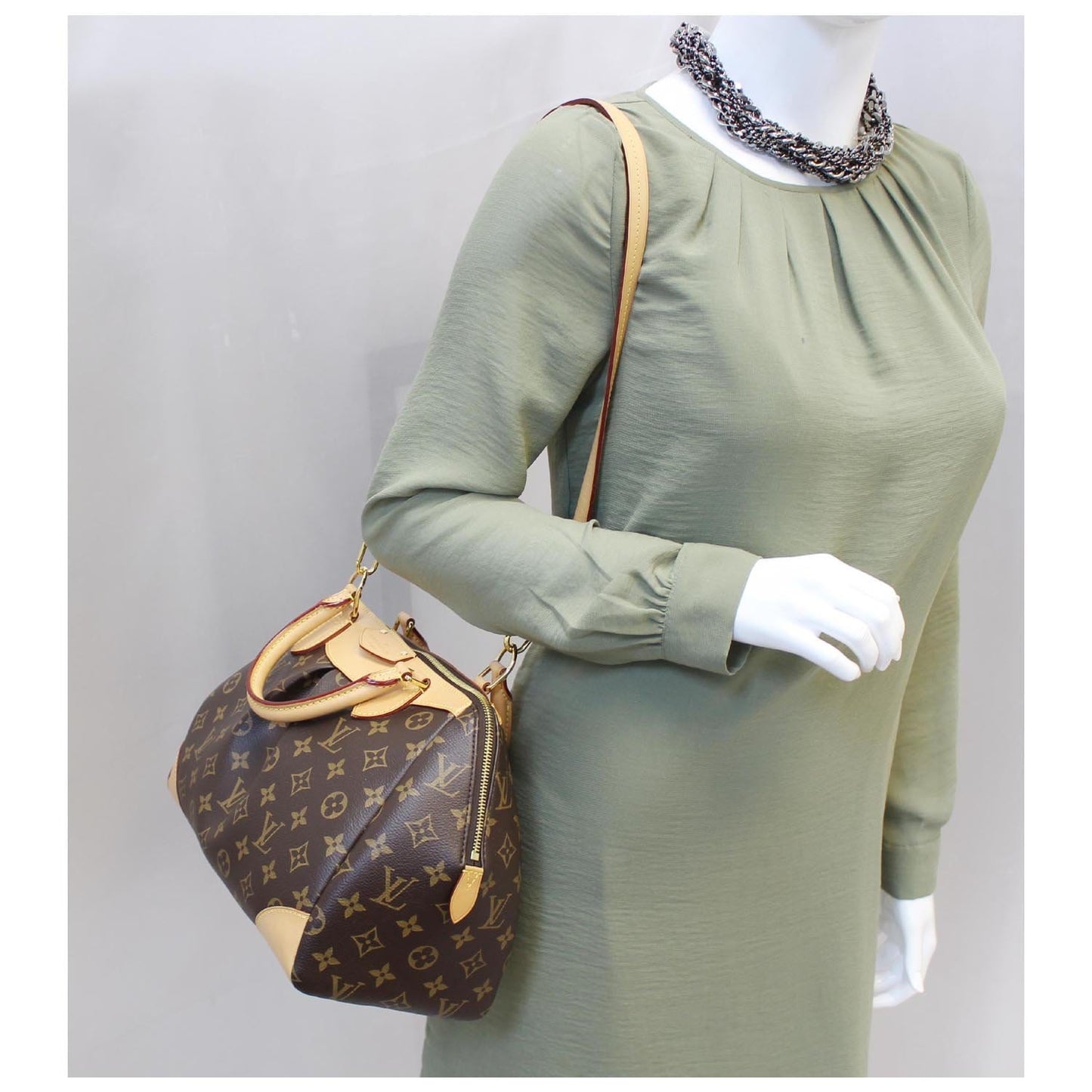 LOUIS VUITTON Segur Monogram Canvas Shoulder Handbag Brown