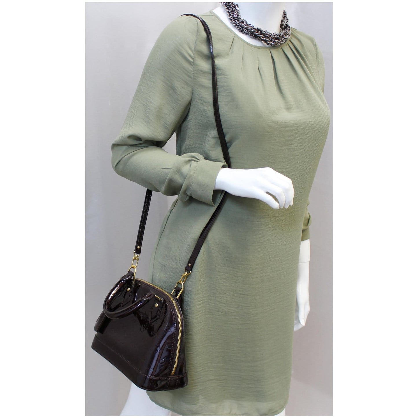 LOUIS VUITTON Alma BB Vernis Leather Satchel Crossbody Bag Amarante