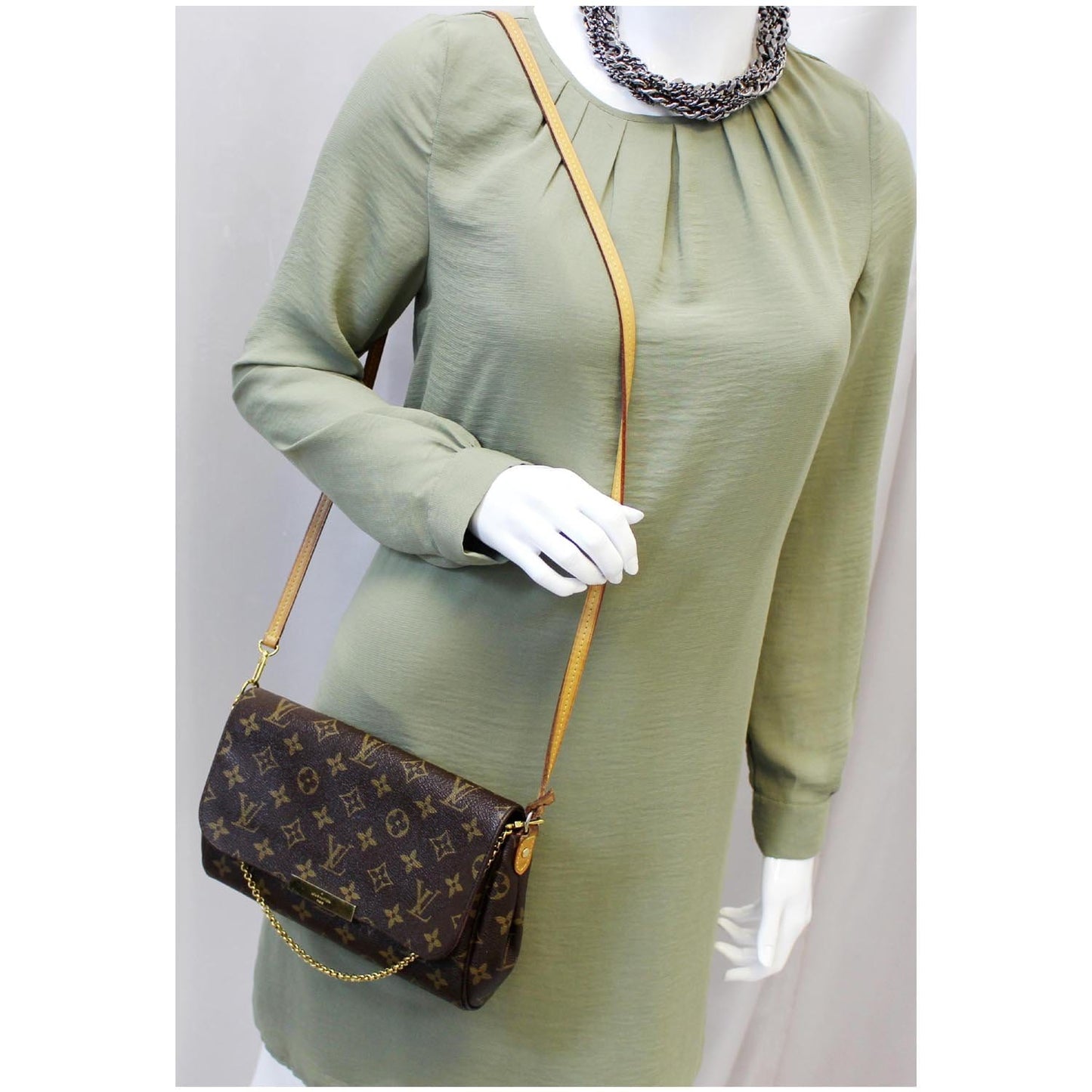 LOUIS VUITTON Favorite MM Monogram Canvas Crossbody Bag Brown