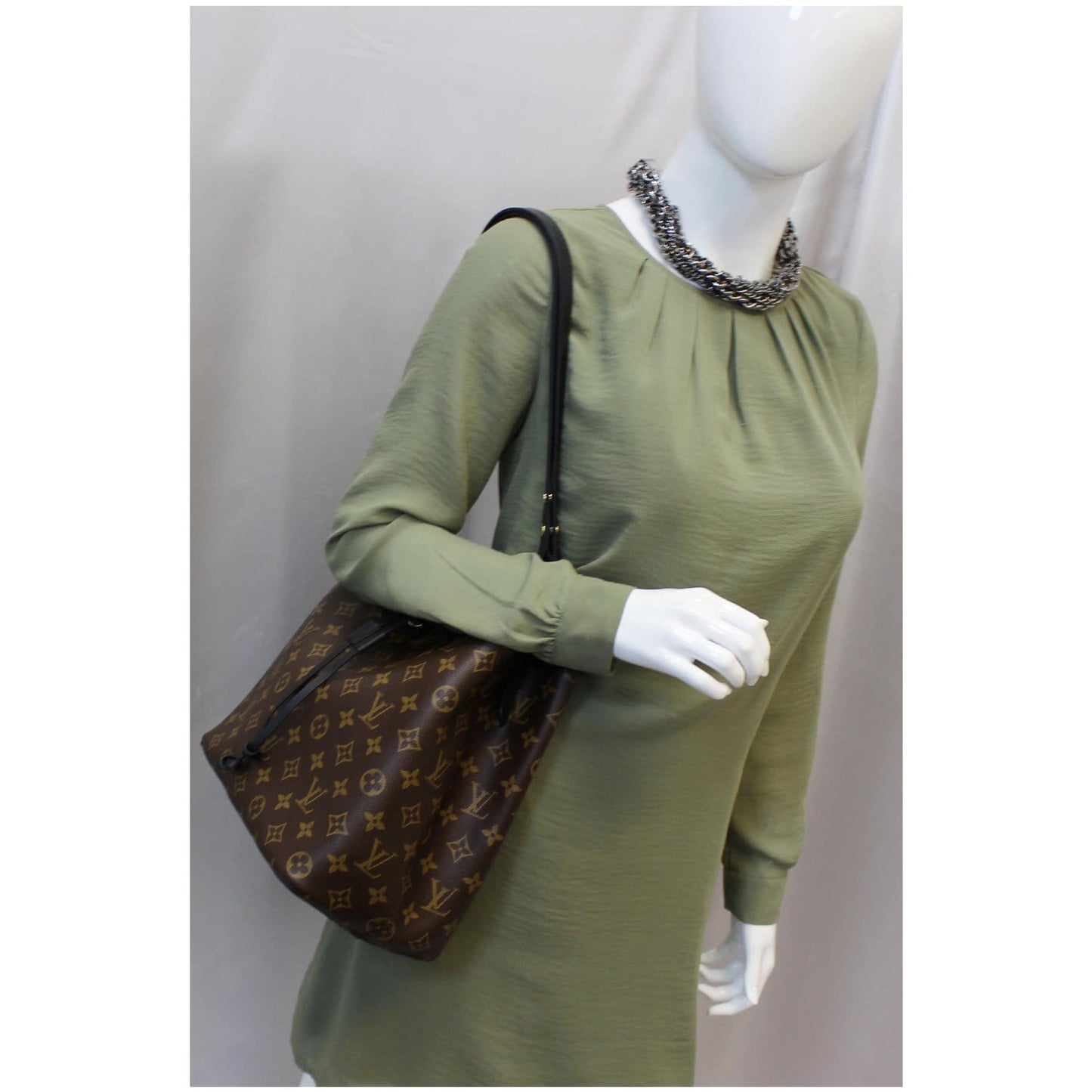 LOUIS VUITTON Neonoe Monogram Canvas Shoulder Bag Black