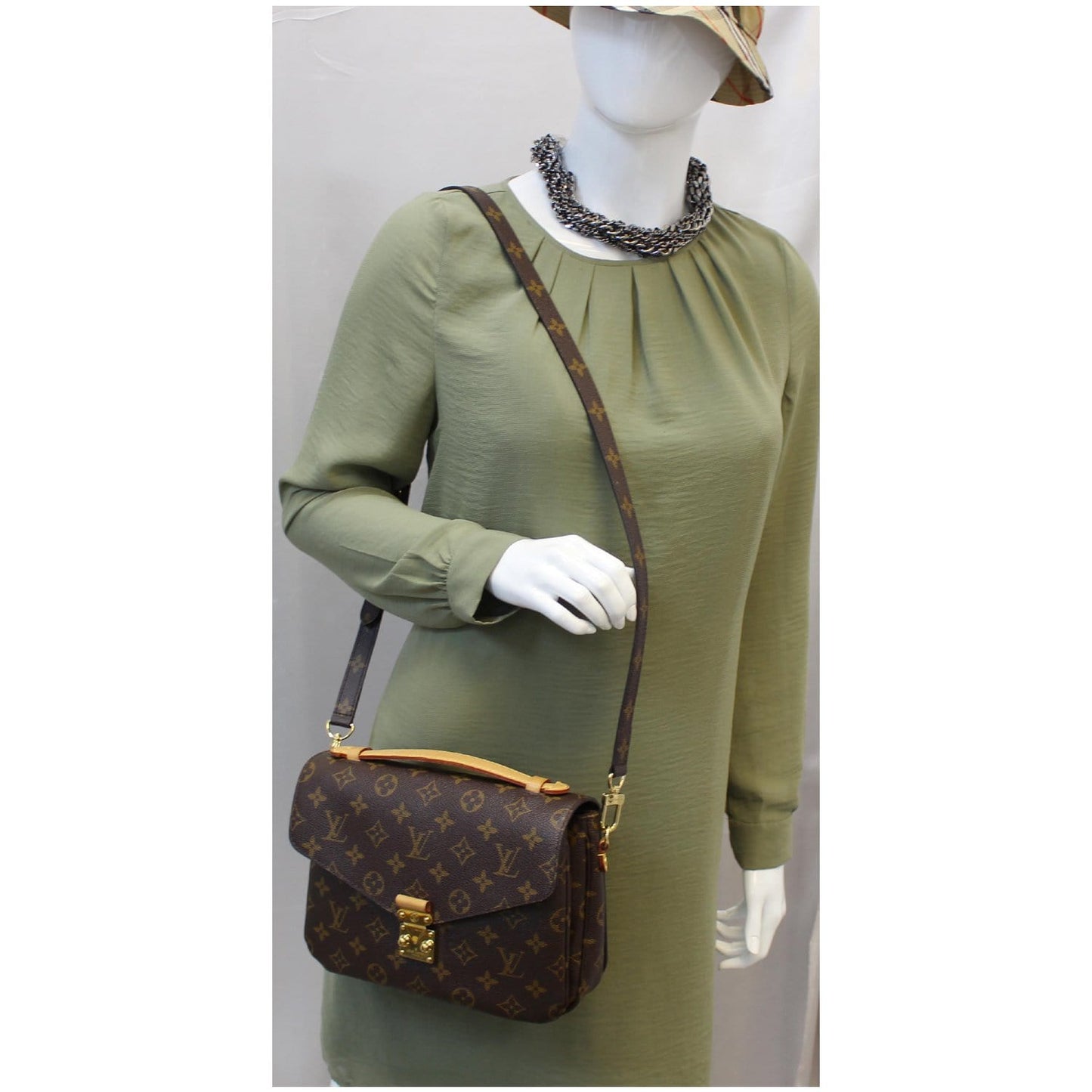 LOUIS VUITTON Metis Pochette Monogram Canvas Crossbody Bag Brown