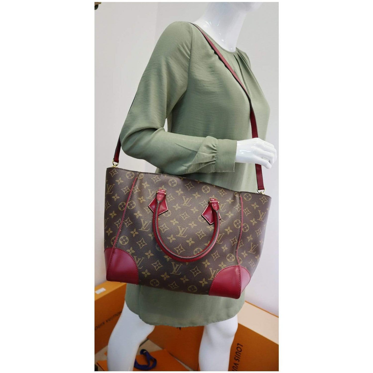LOUIS VUITTON Phenix Monogram Canvas Shoulder Handbag Fuchsia - 25% OFF
