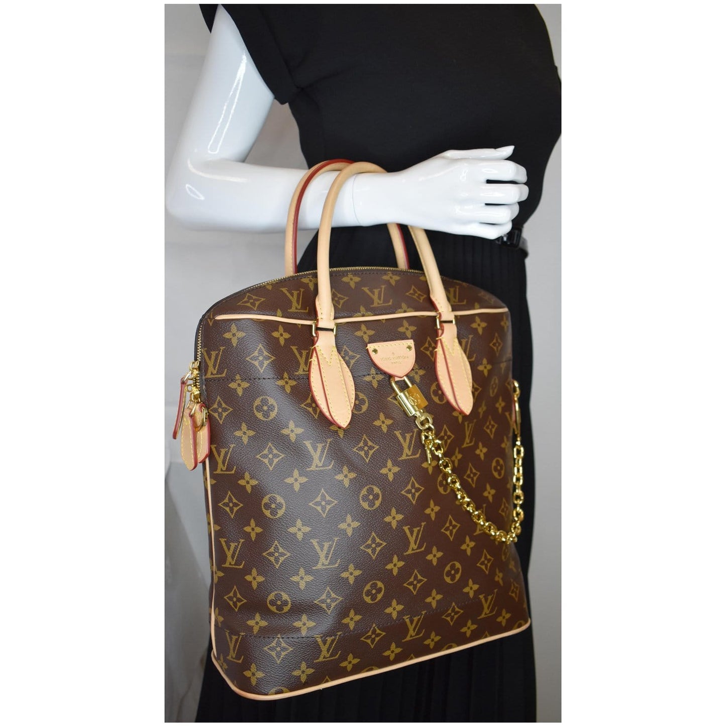 LOUIS VUITTON Carry All MM Monogram Canvas Shoulder Bag Brown