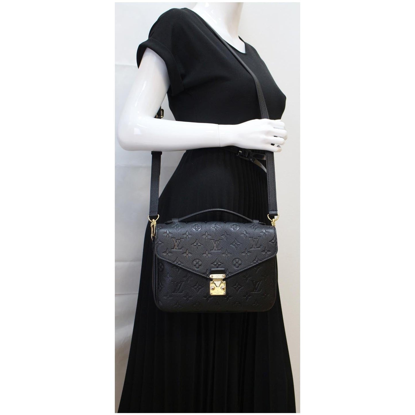 LOUIS VUITTON Metis Pochette Empreinte Leather Shoulder Bag Black