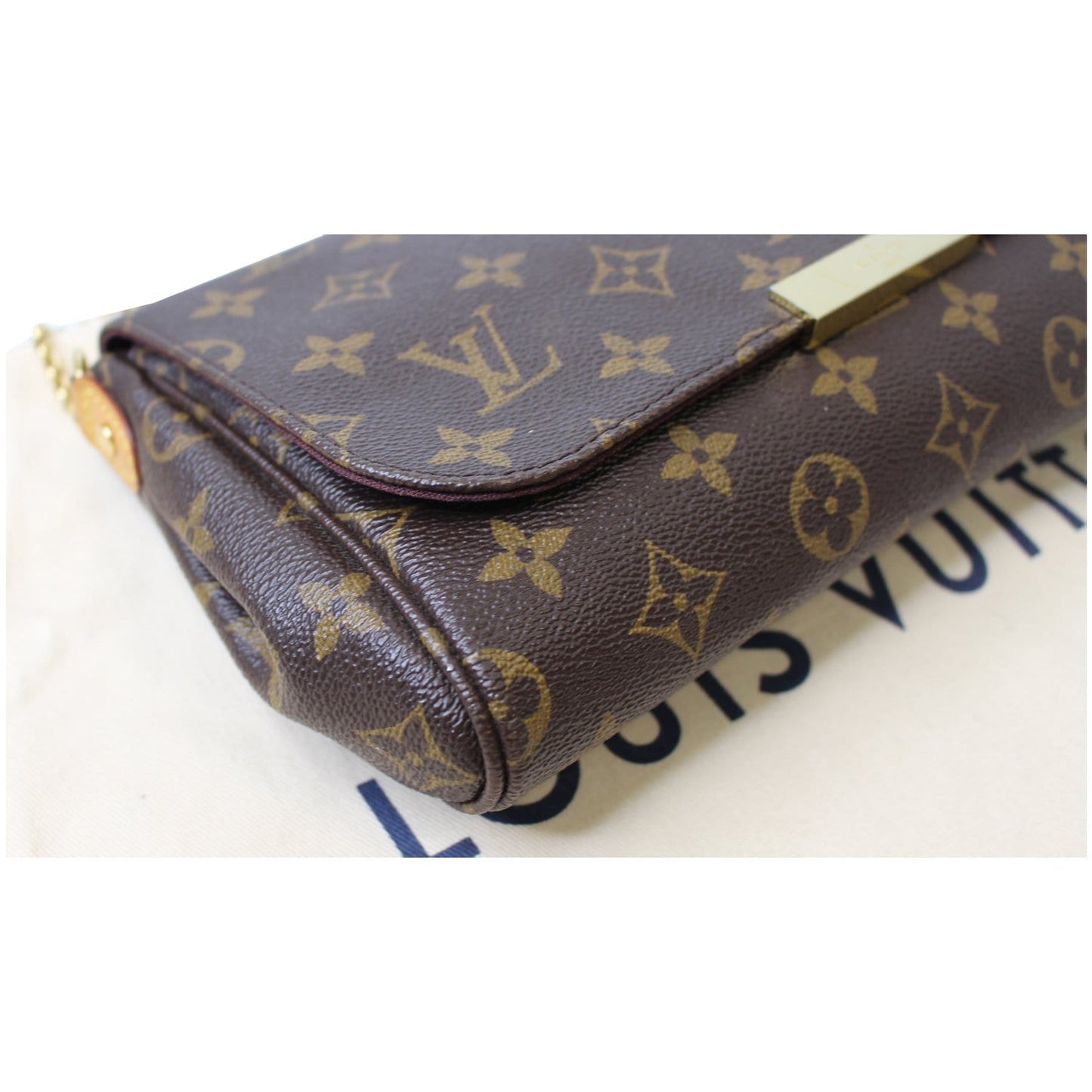 LOUIS VUITTON Favorite MM Monogram Canvas Crossbody Bag Brown