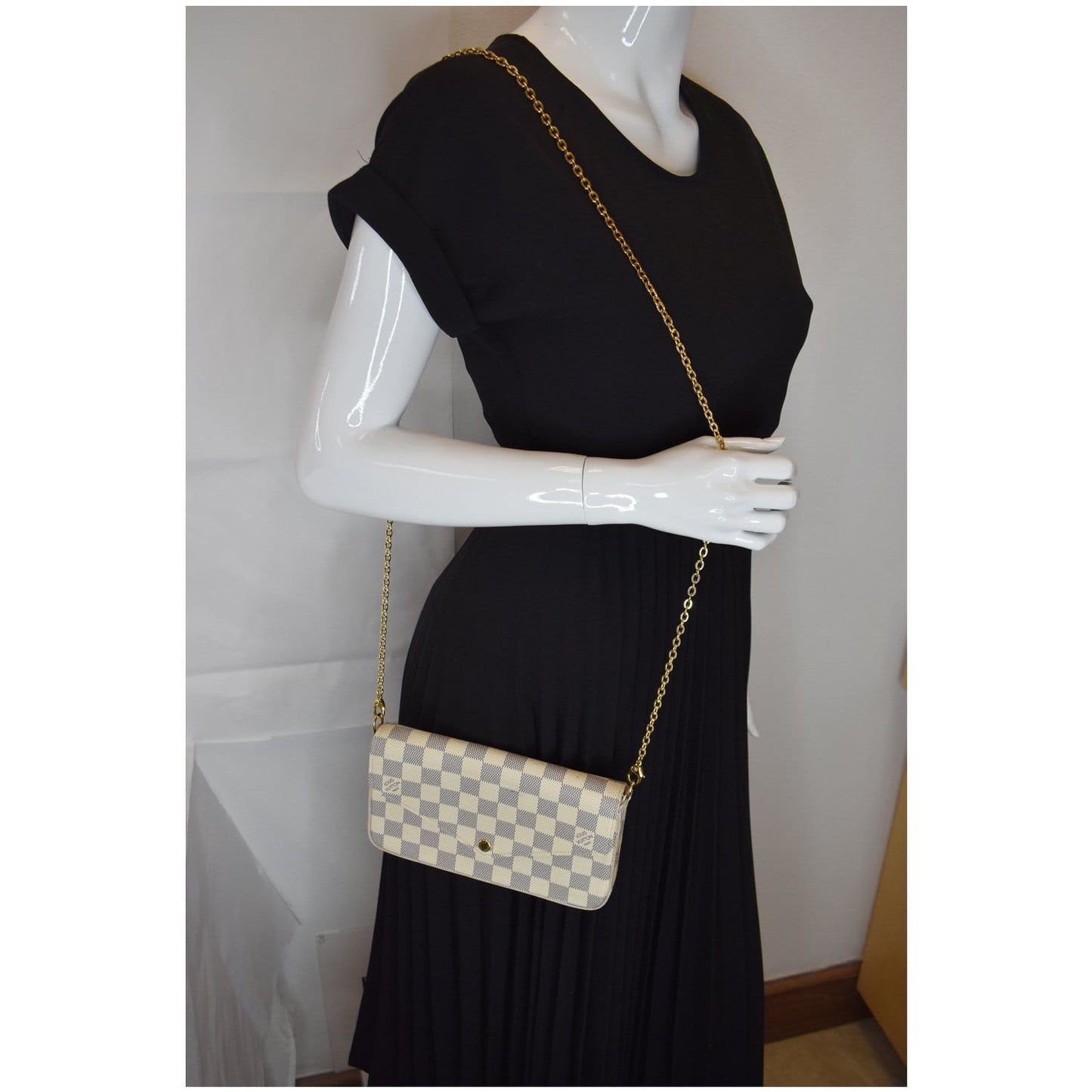 LOUIS VUITTON Pochette Felicie Damier Azur Crossbody Bag White