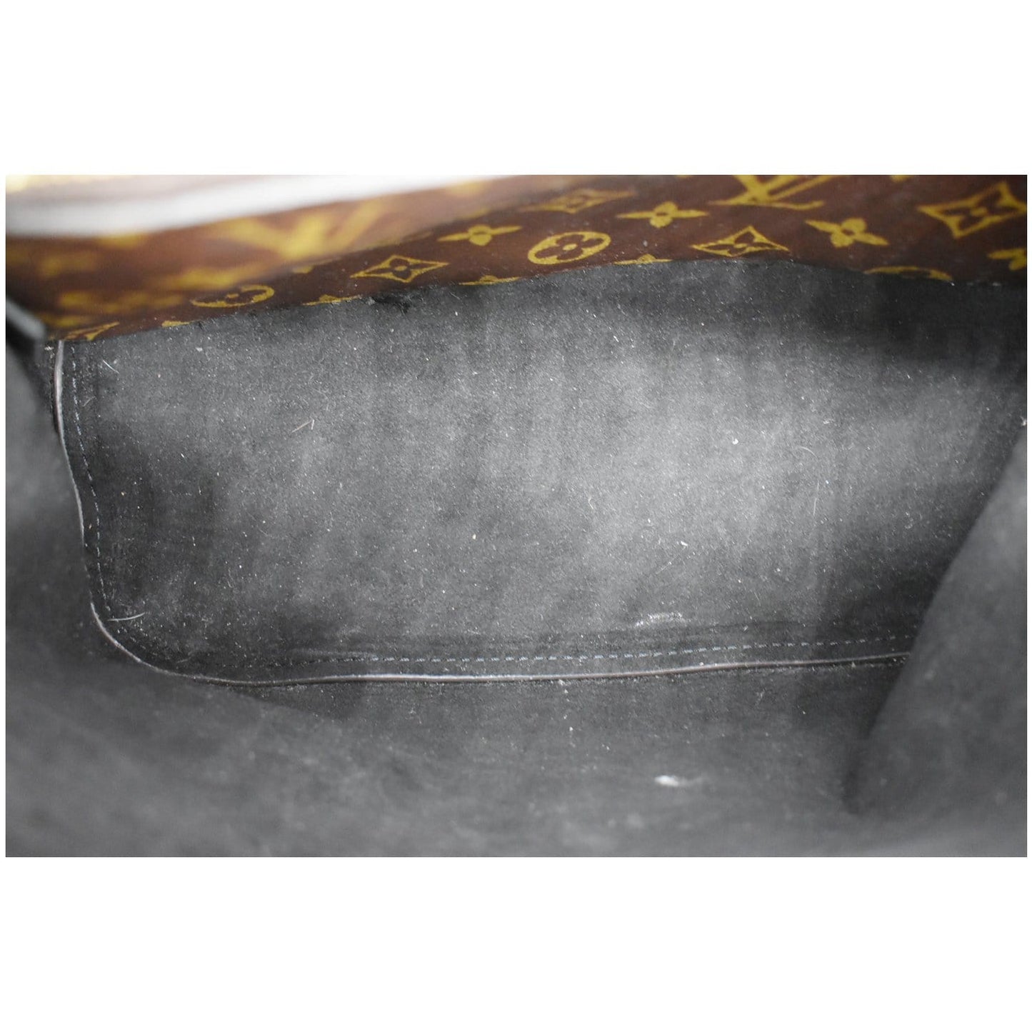 LOUIS VUITTON Neonoe Monogram Canvas Crossbody Bag Brown