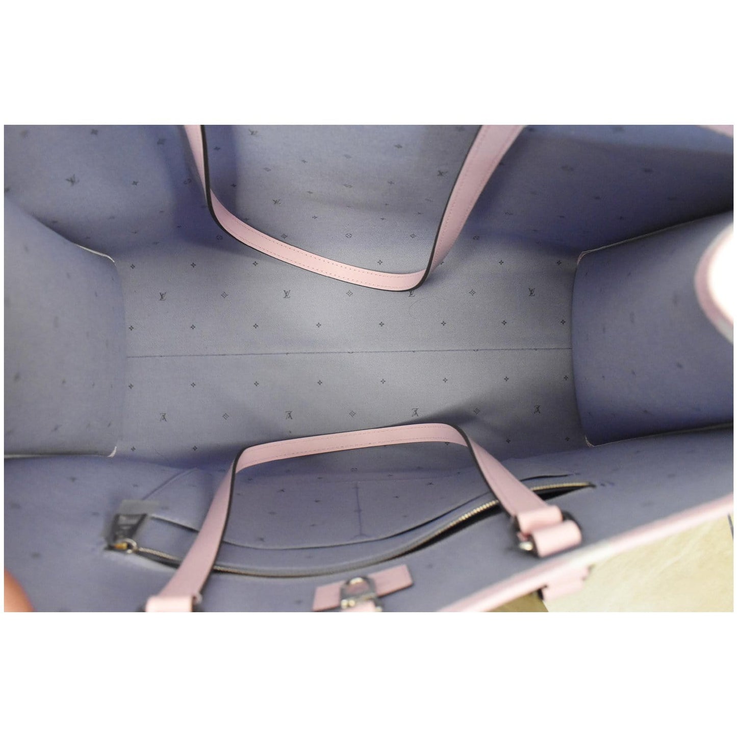 LOUIS VUITTON Escale Onthego GM Monogram Shoulder Bag Pastel