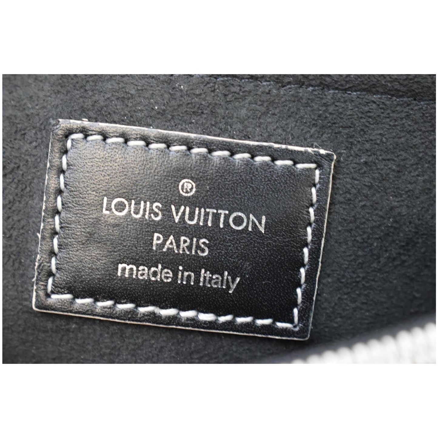 LOUIS VUITTON Chain It Monogram Canvas Shoulder Bag Black