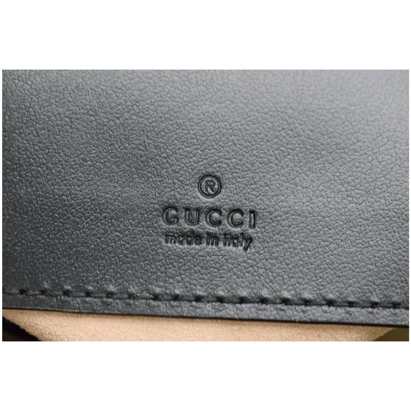 GUCCI GG Marmont Matelasse Chevron Leather Bucket Crossbody Bag Black 575163