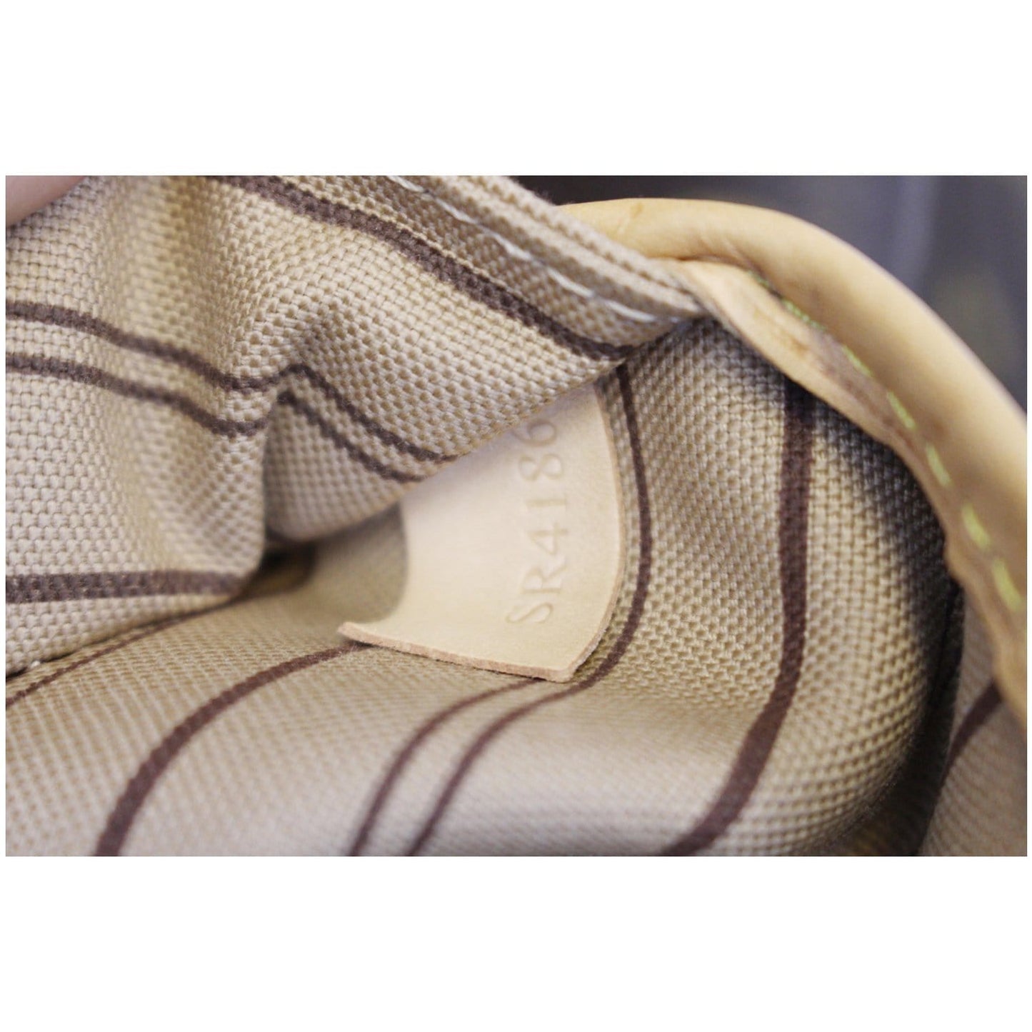 LOUIS VUITTON Neverfull MM Monogram Canvas Tote Bag