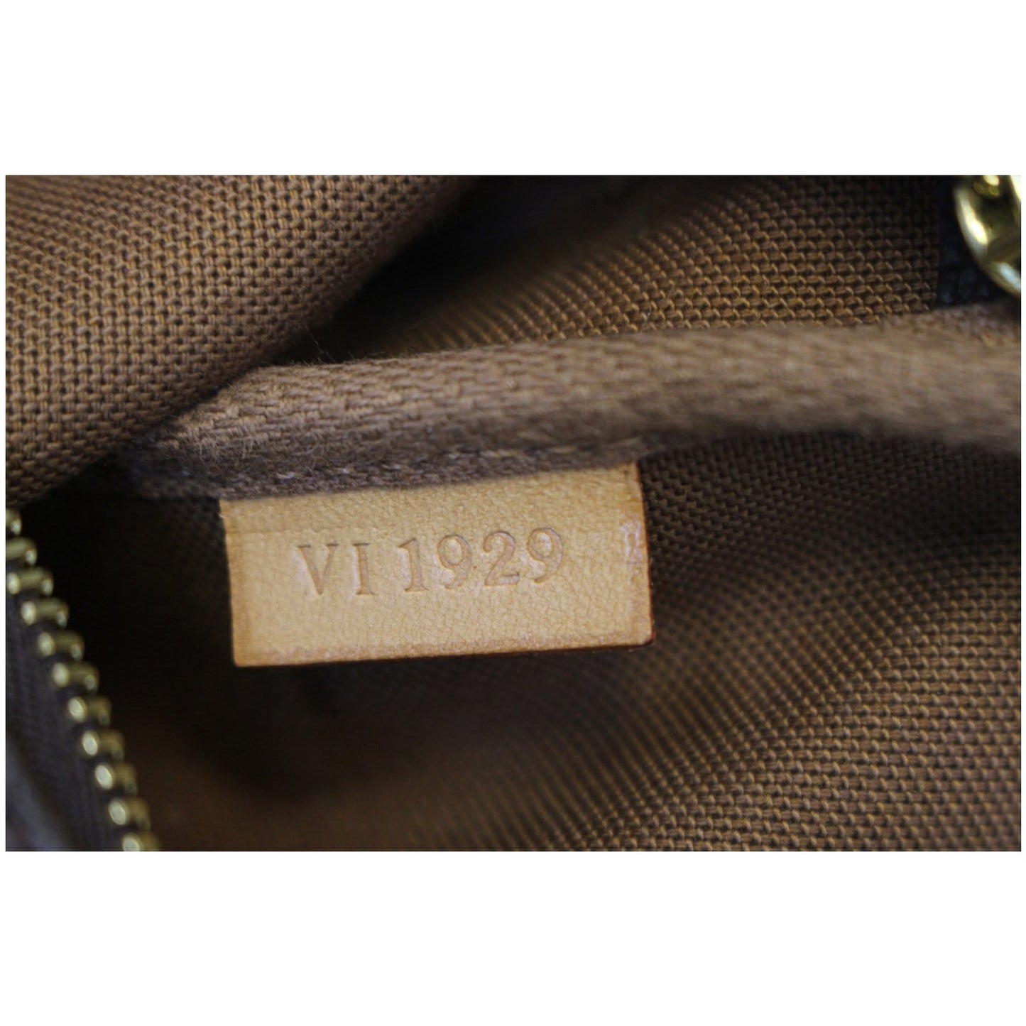 LOUIS VUITTON Monogram Canvas Pochette Accessoires Pouch Bag