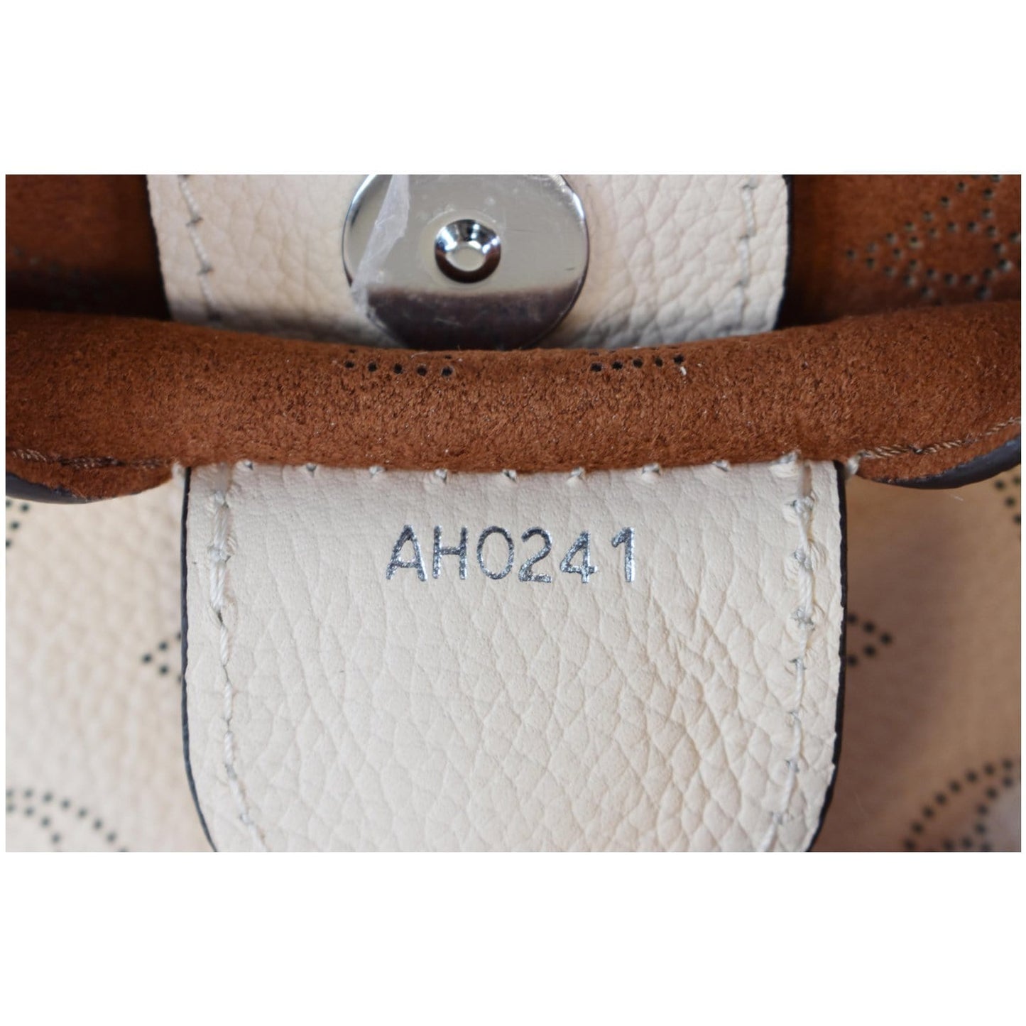 LOUIS VUITTON Carmel Mahina Calf Leather Hobo Bag Cream