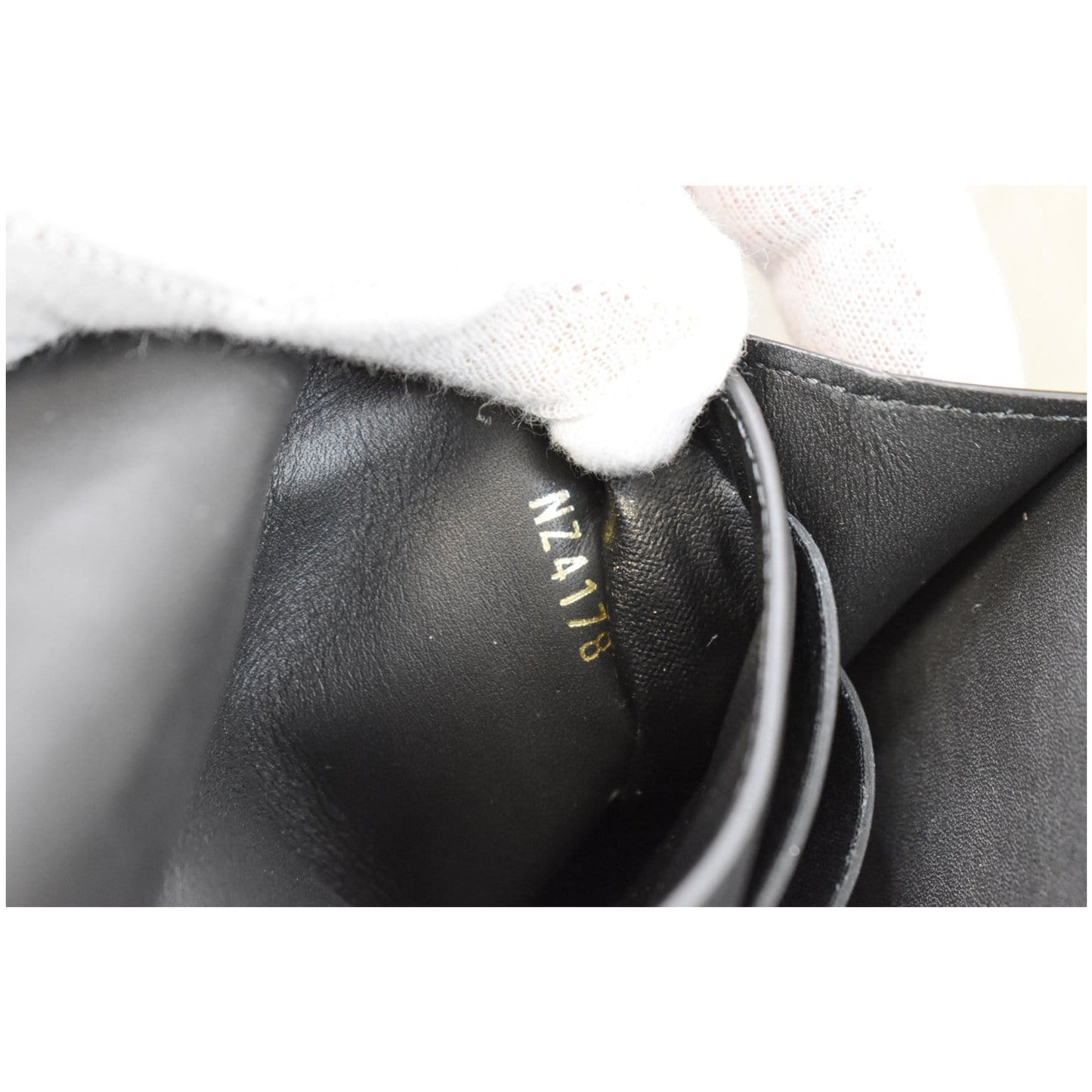 LOUIS VUITTON Love Lock New Wave Long Leather Wallet Black