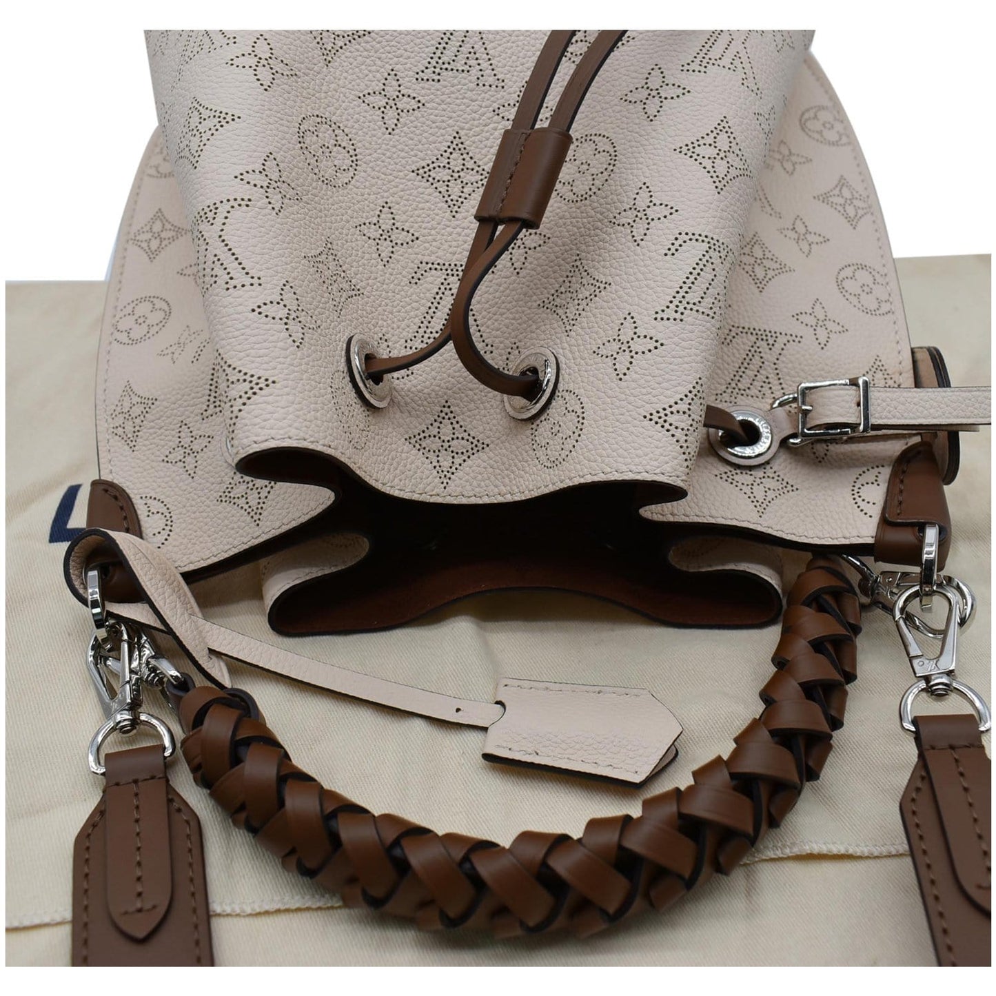 LOUIS VUITTON Muria Mahina Perforated Leather Shoulder Bag Cream - 10% OFF
