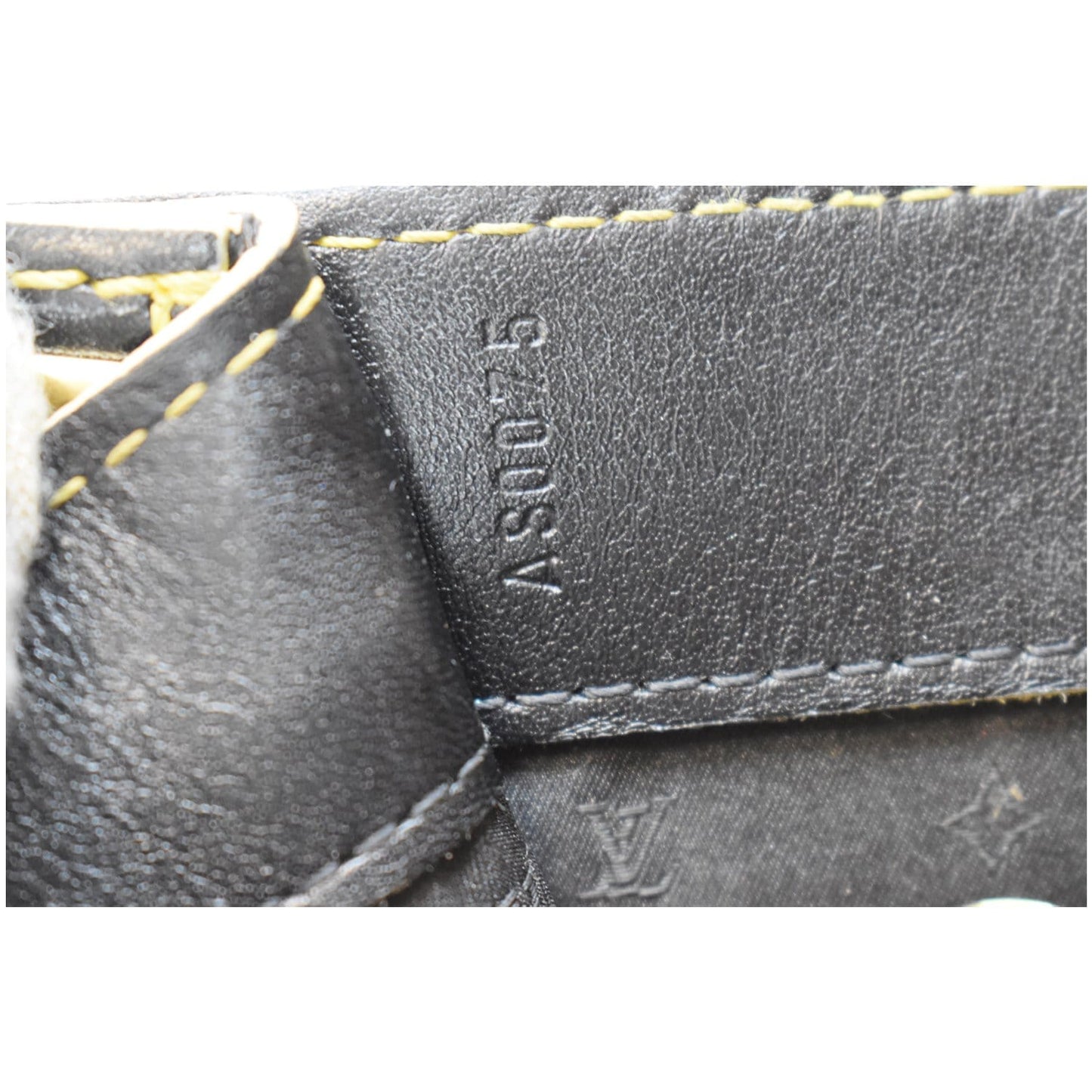 LOUIS VUITTON Suhali Le Fabuleux Leather Satchel Bag Black