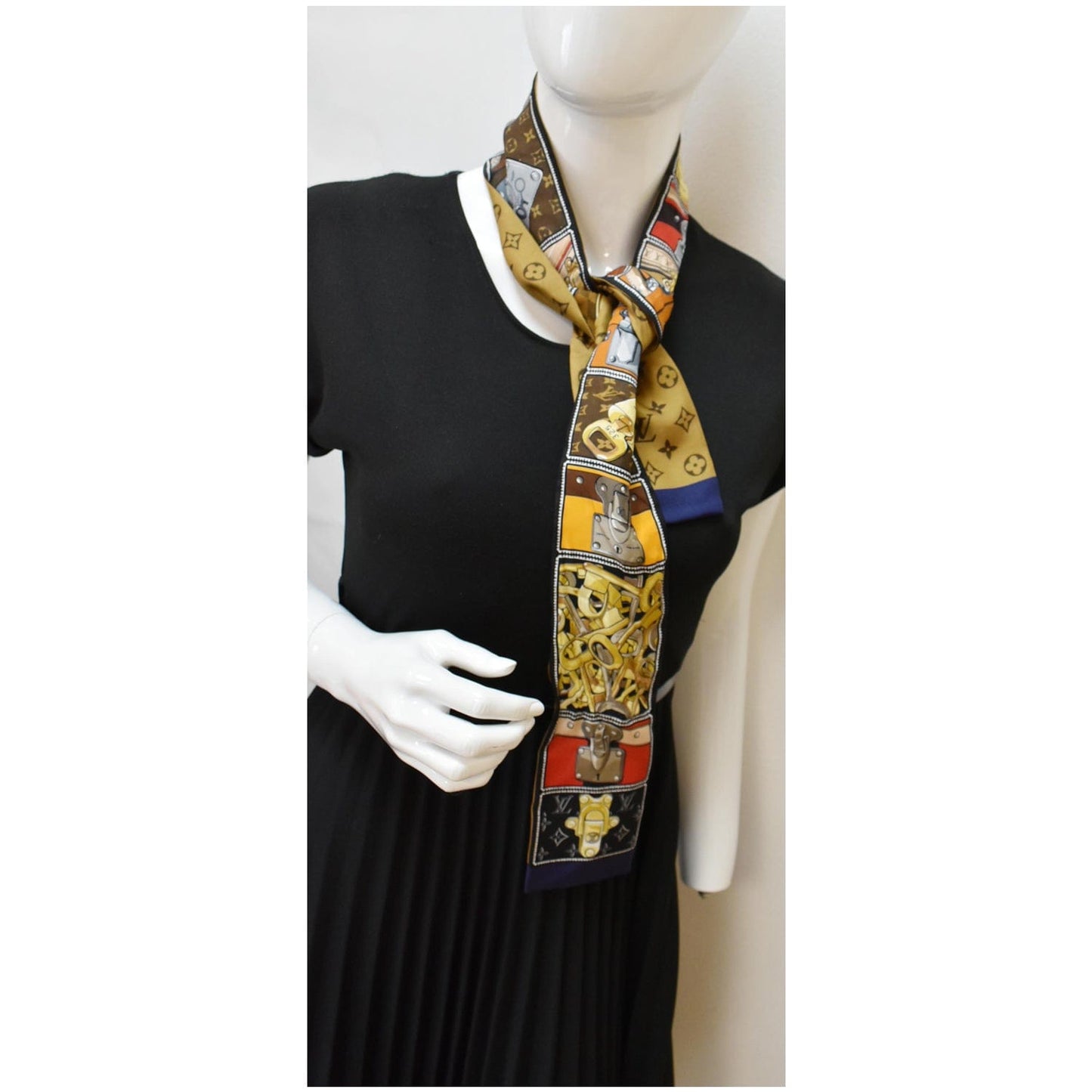LOUIS VUITTON Lock It Silk Monogram Pattern Bandeau Brown