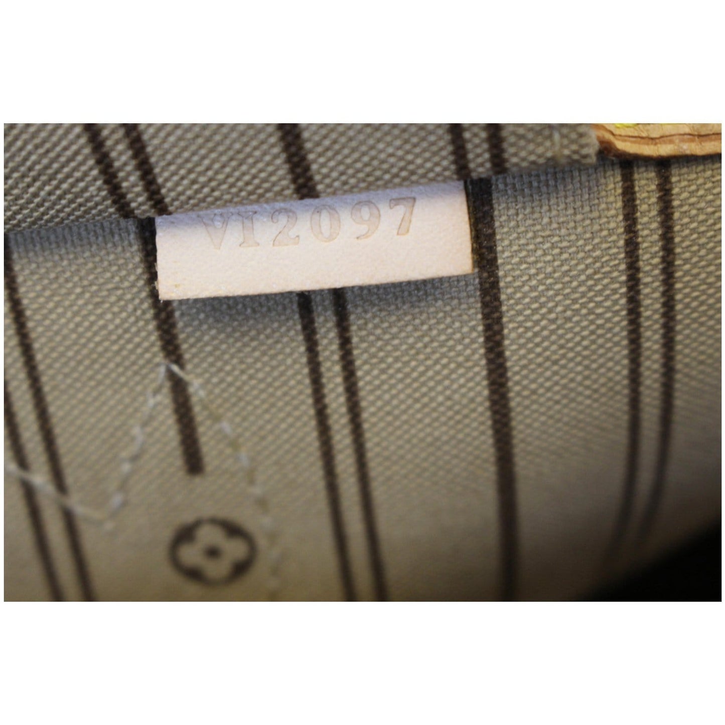 LOUIS VUITTON Neverfull MM Monogram Canvas Tote Shoulder Bag Brown