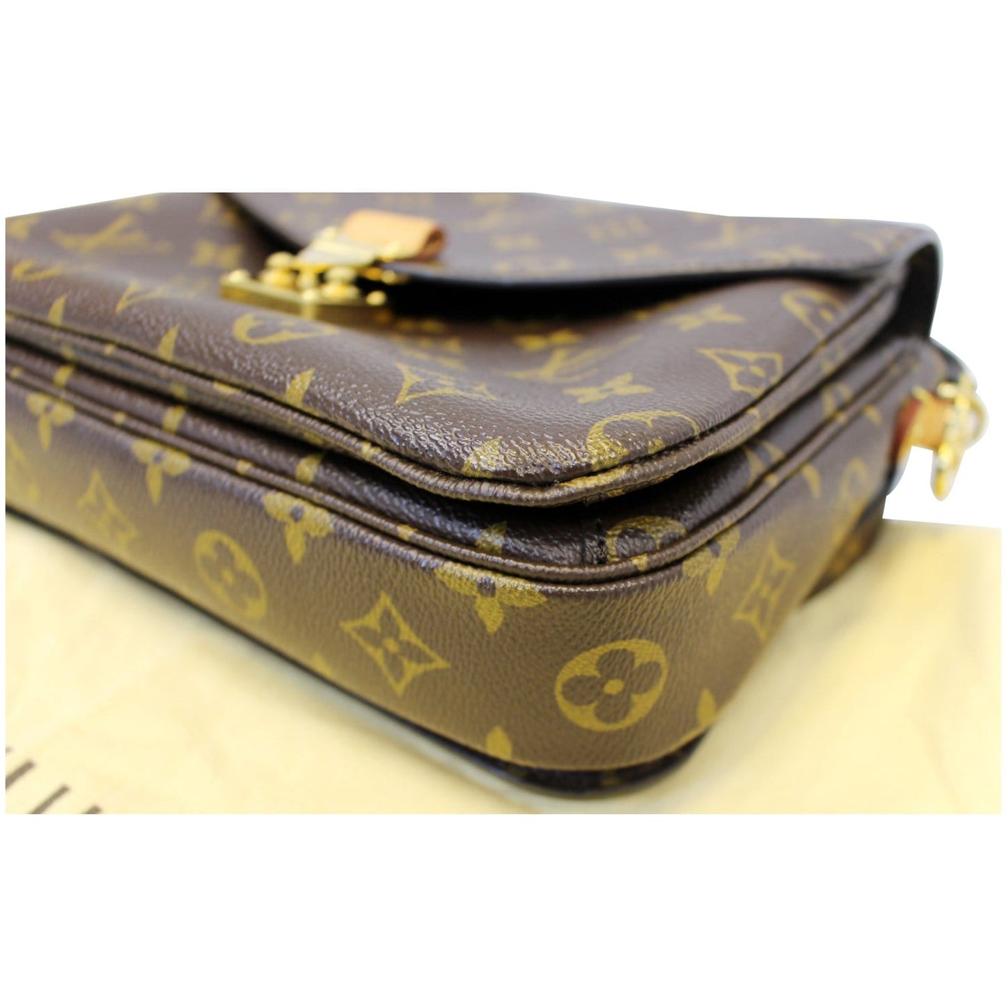 LOUIS VUITTON Metis Pochette Monogram Canvas Crossbody Bag