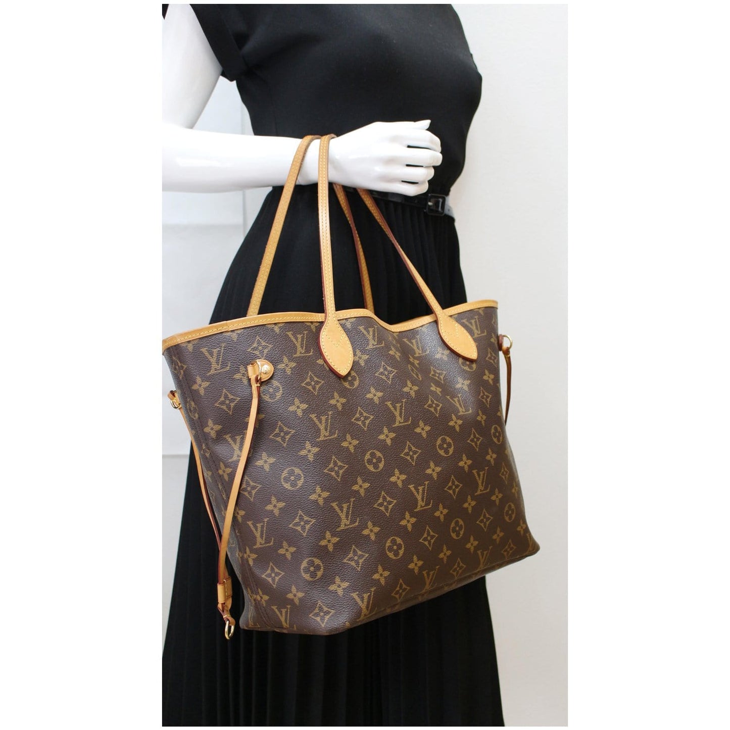 LOUIS VUITTON Neverfull MM Monogram Canvas Tote Bag Brown