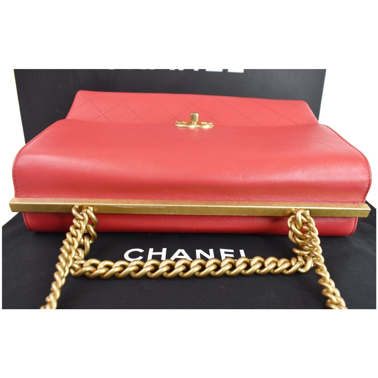 CHANEL Coco Luxe Medium Flap Lambskin Shoulder Bag Red