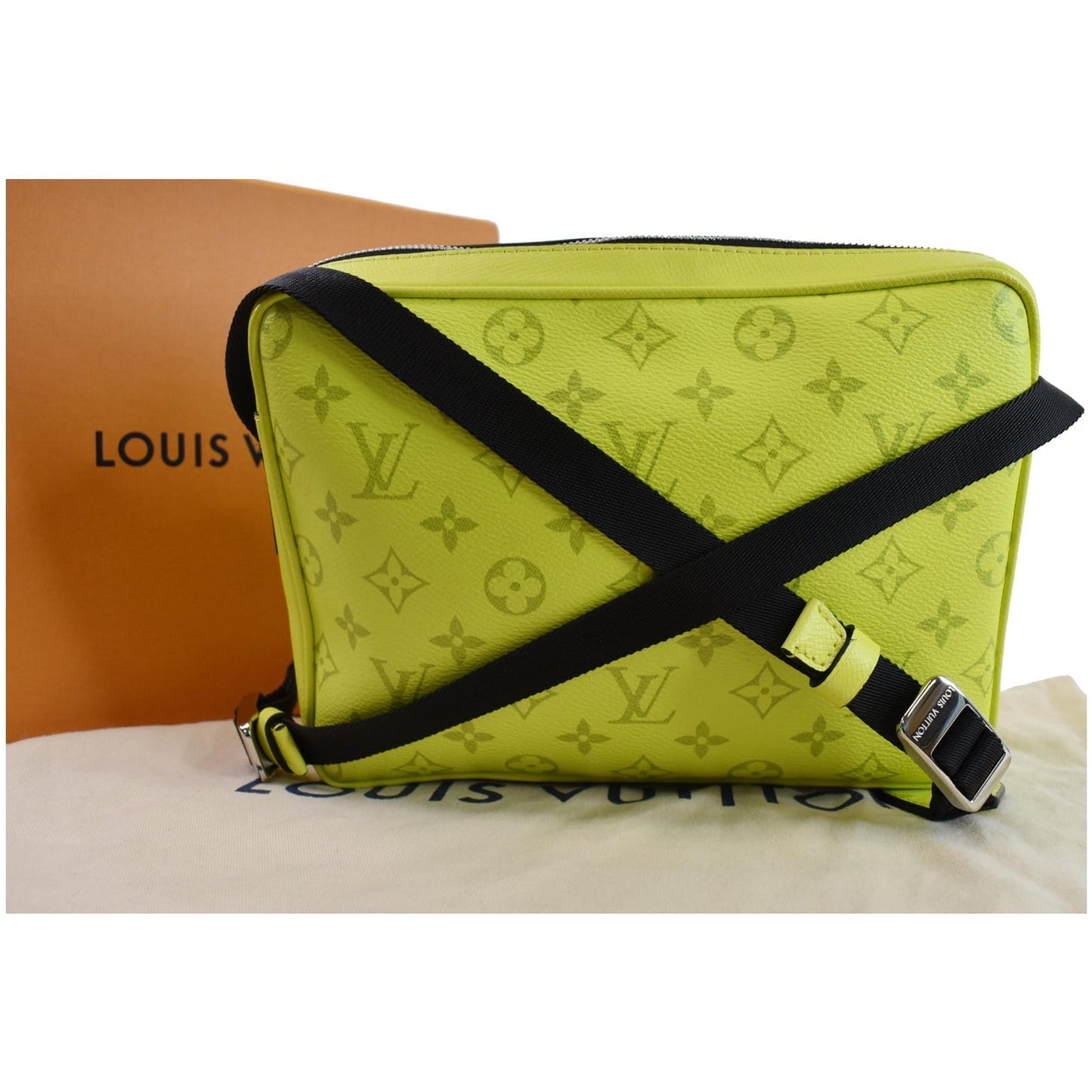 LOUIS VUITTON Outdoor Taiga Monogram Bahia Messenger Lime Green