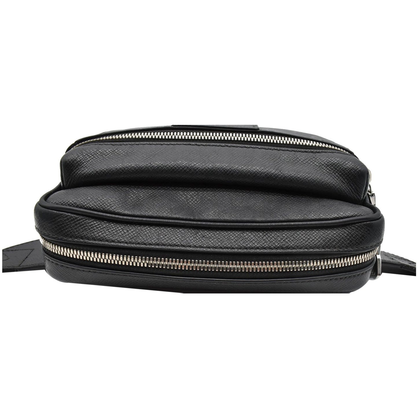 LOUIS VUITTON Outdoor Taiga Monogram eclipse Bumbag Black