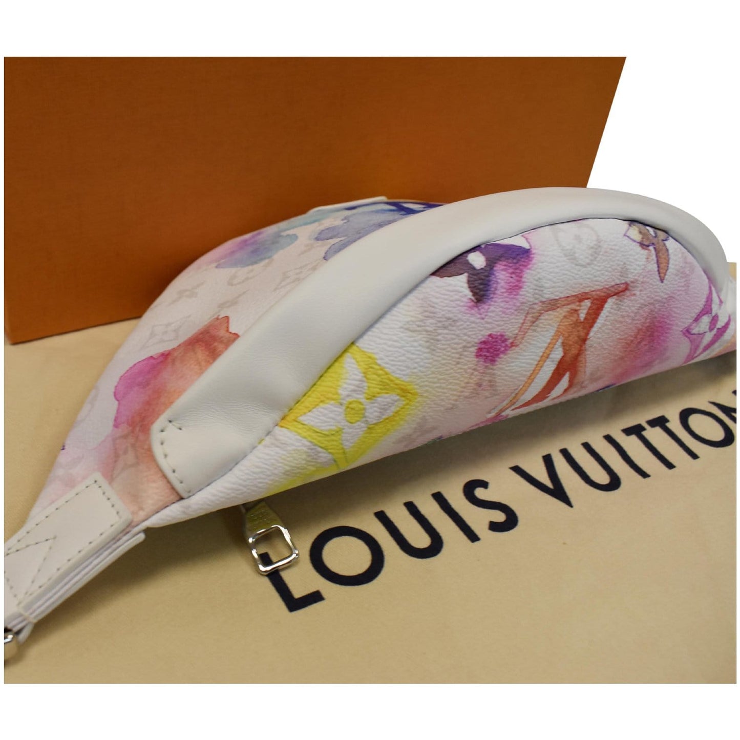 LOUIS VUITTON Discovery Monogram Watercolor Bumbag Multicolor