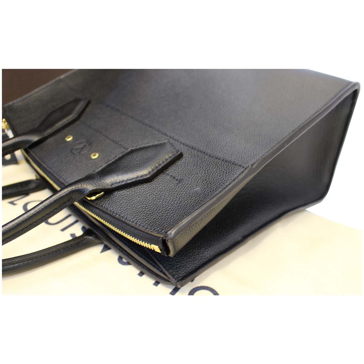 LOUIS VUITTON City Steamer MM Noir Black Leather Shoulder Bag