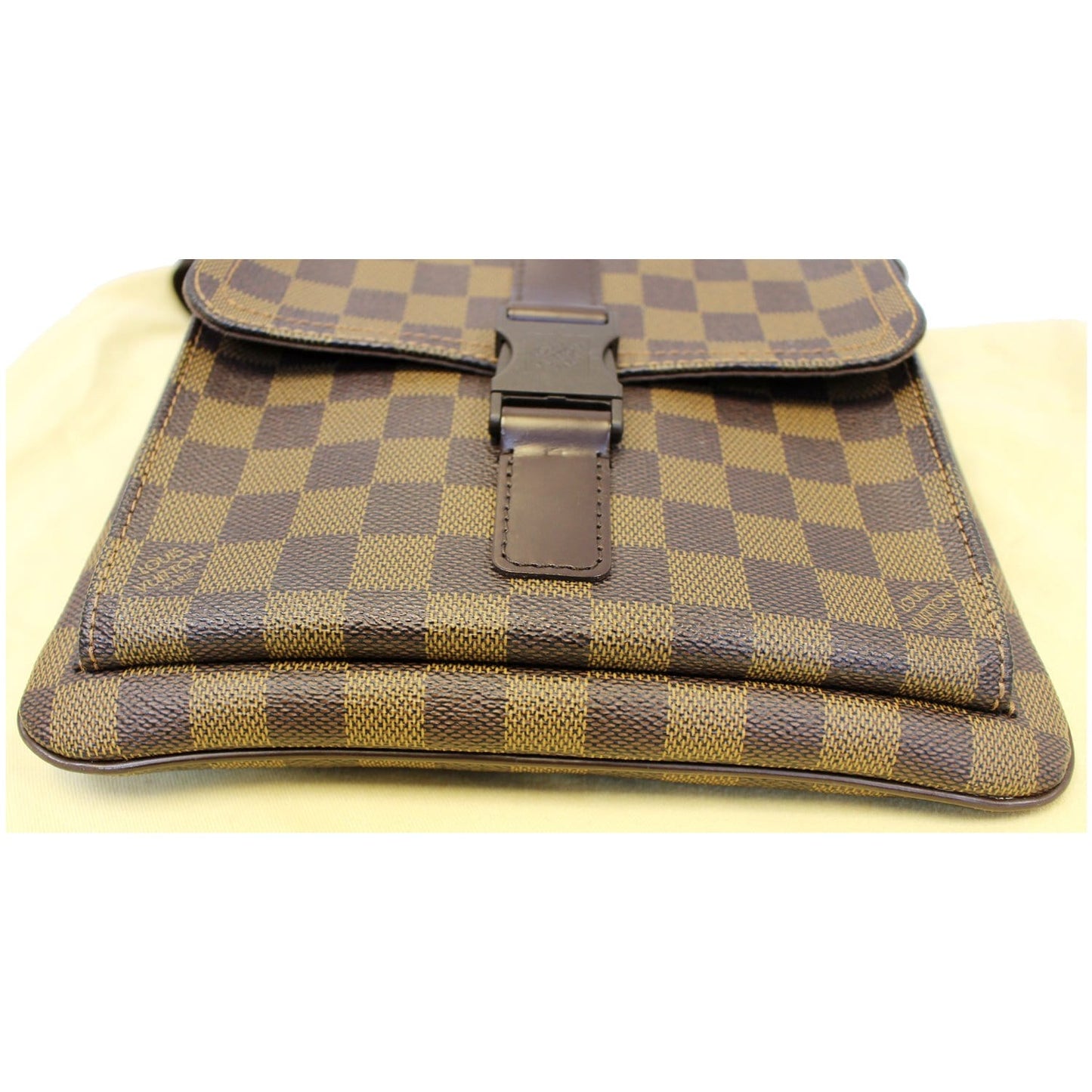 LOUIS VUITTON Pochette Melville Damier Ebene Shoulder Crossbody Bag