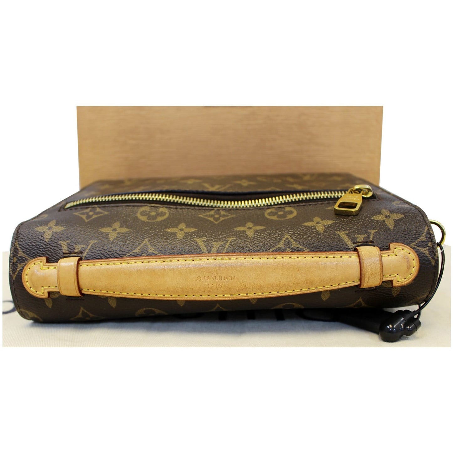 LOUIS VUITTON Metis Pochette Monogram Canvas Crossbody Bag