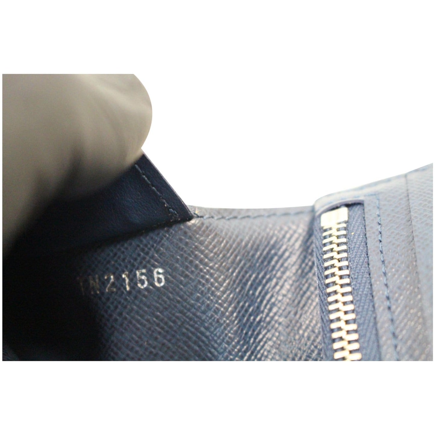 LOUIS VUITTON Brazza Taiga Leather Bifold Wallet Blue