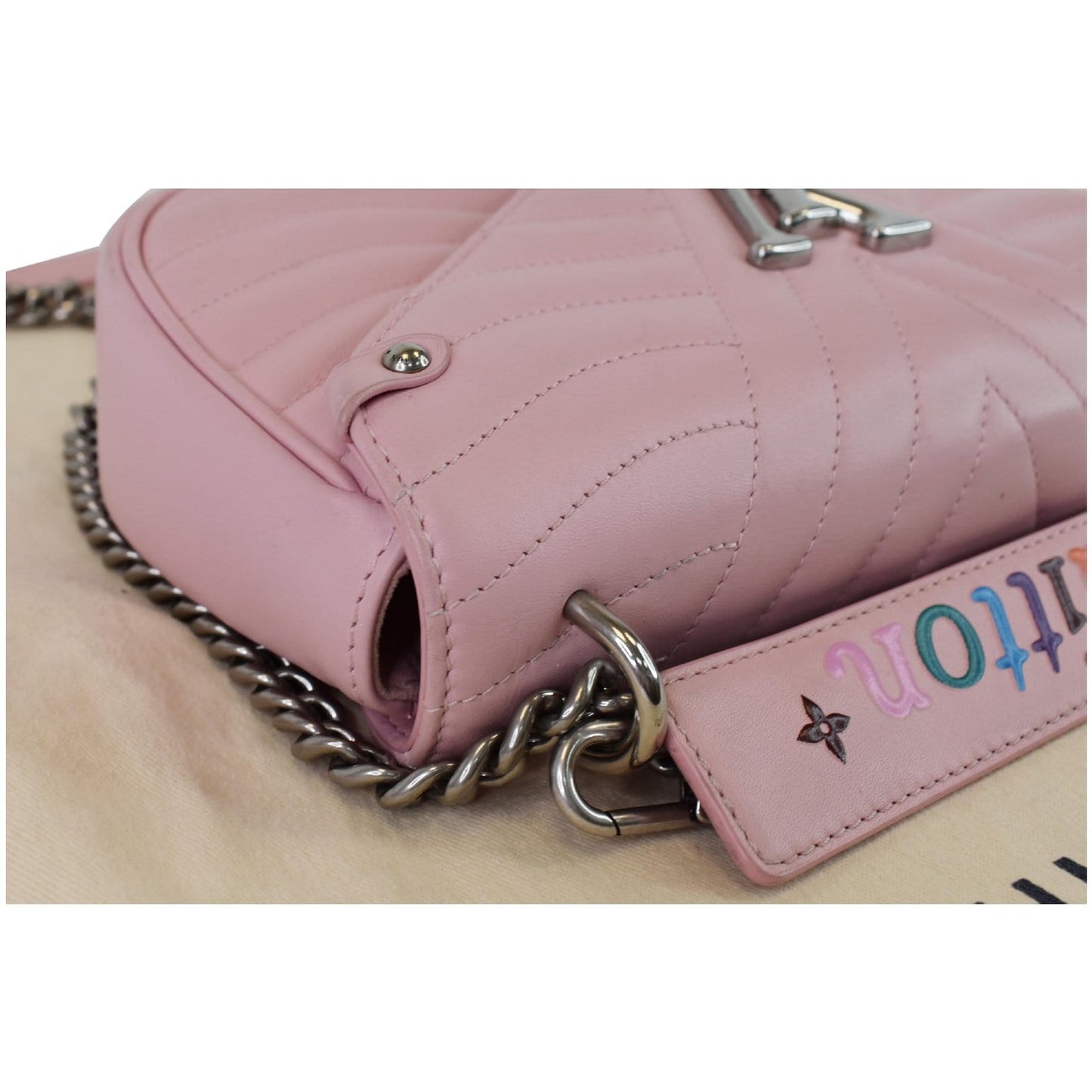 LOUIS VUITTON New Wave Chain MM Calfskin Leather Shoulder Bag Rose Pink