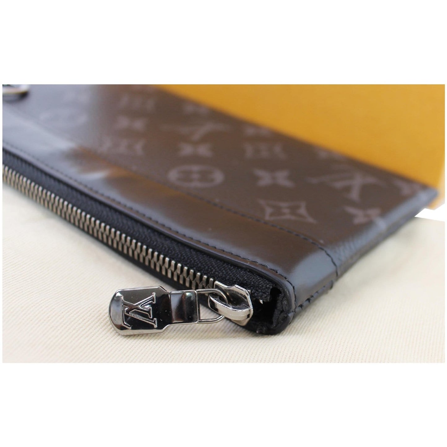 LOUIS VUITTON Discovery Pochette PM Monogram Eclipse Pouch Black