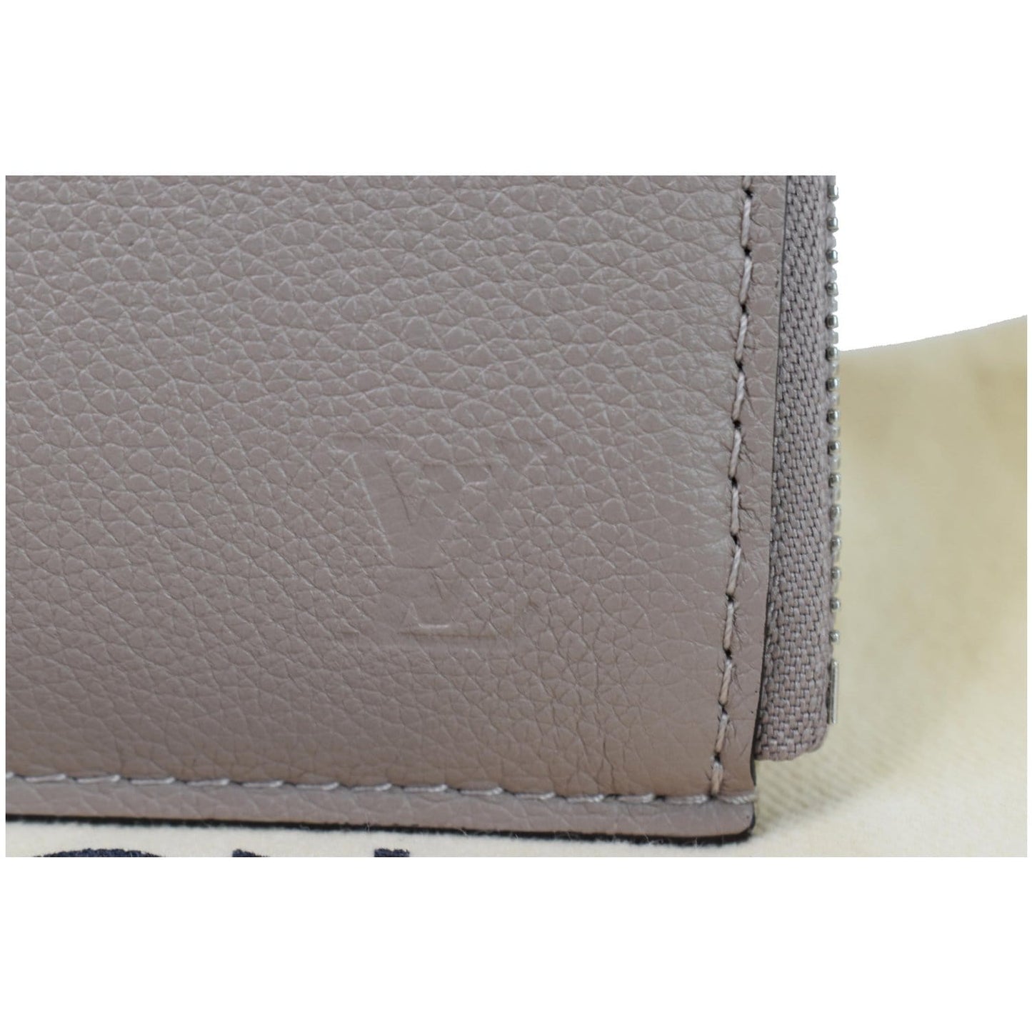 LOUIS VUITTON Jules PM Pochette Leather Clutch Taupe