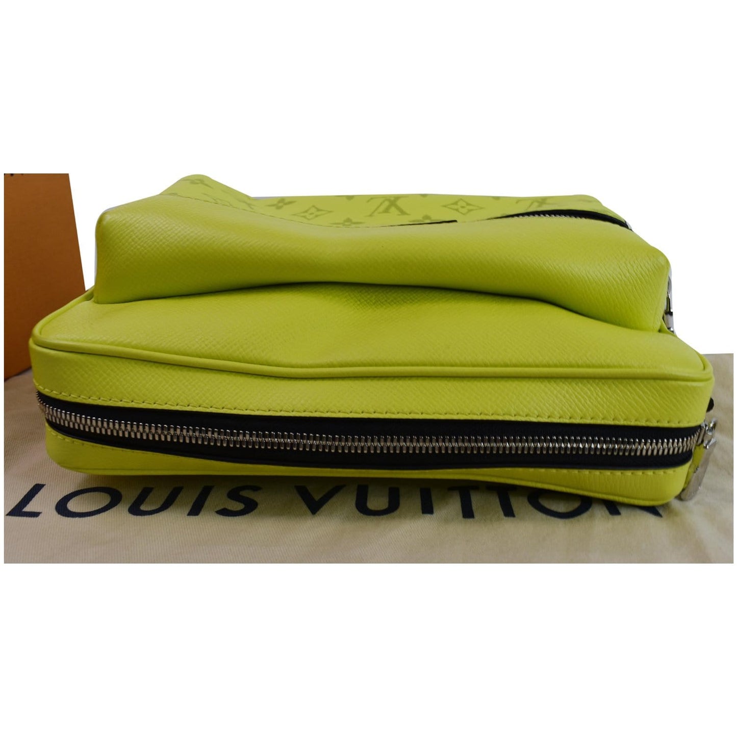 LOUIS VUITTON Outdoor Taiga Monogram Bahia Messenger Lime Green
