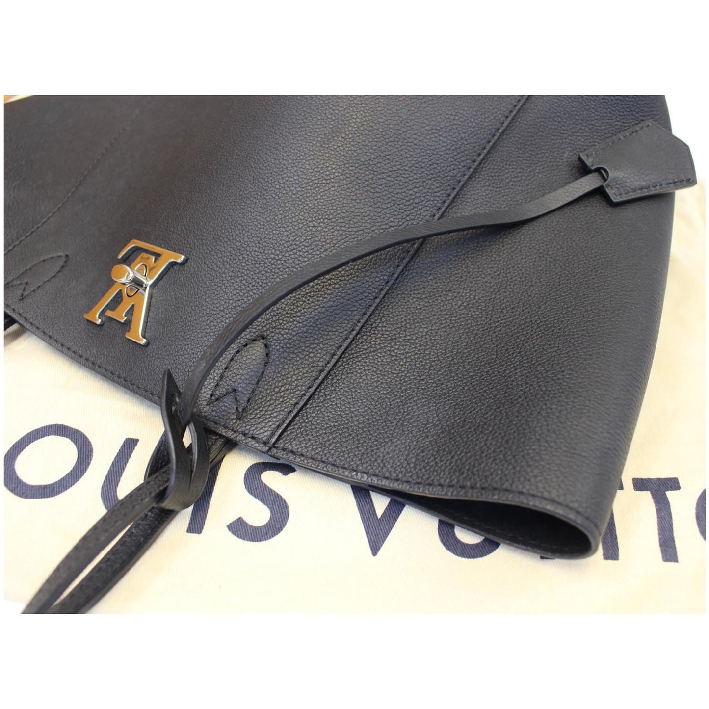 LOUIS VUITTON Lockme Cabas Calfskin Leather Shoulder Bag Black