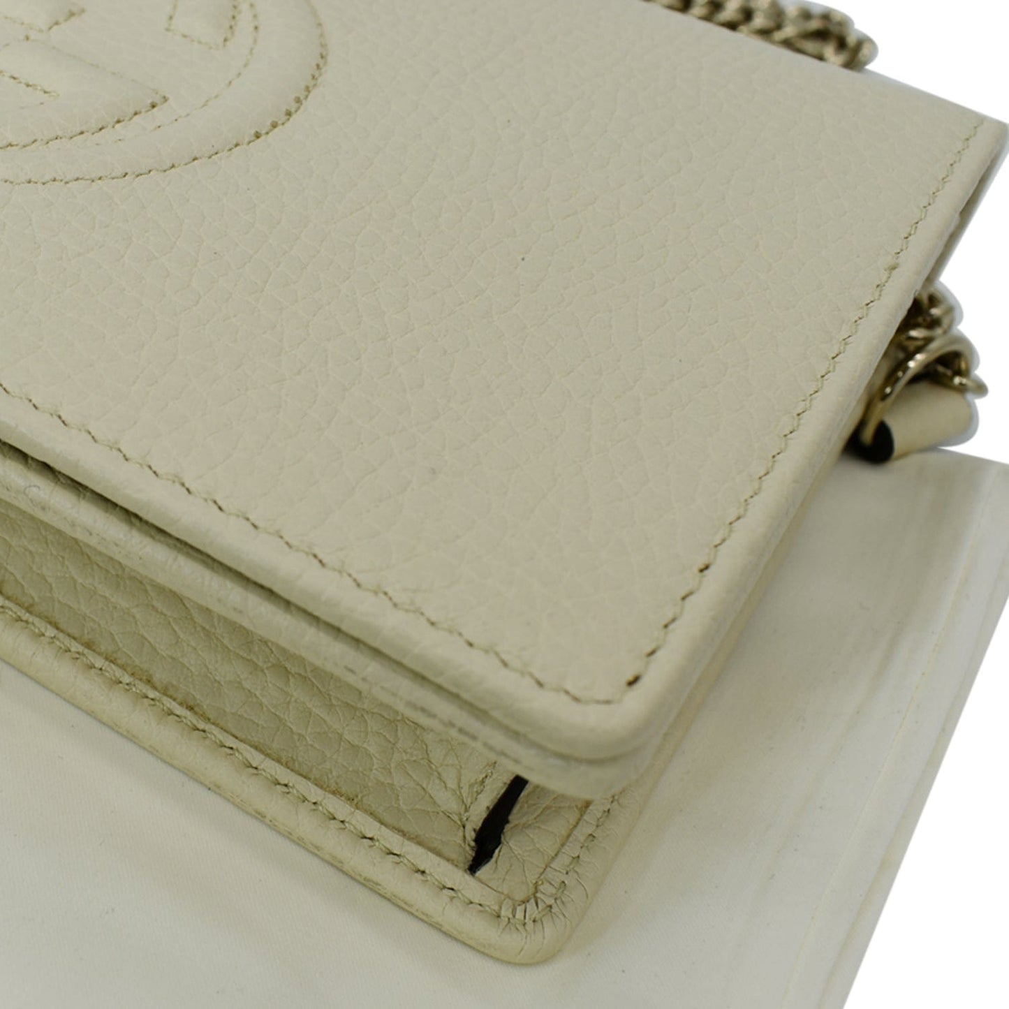 GUCCI Mini Soho Pebbled Leather Wallet On Chain Crossbody Bag Cream 598211