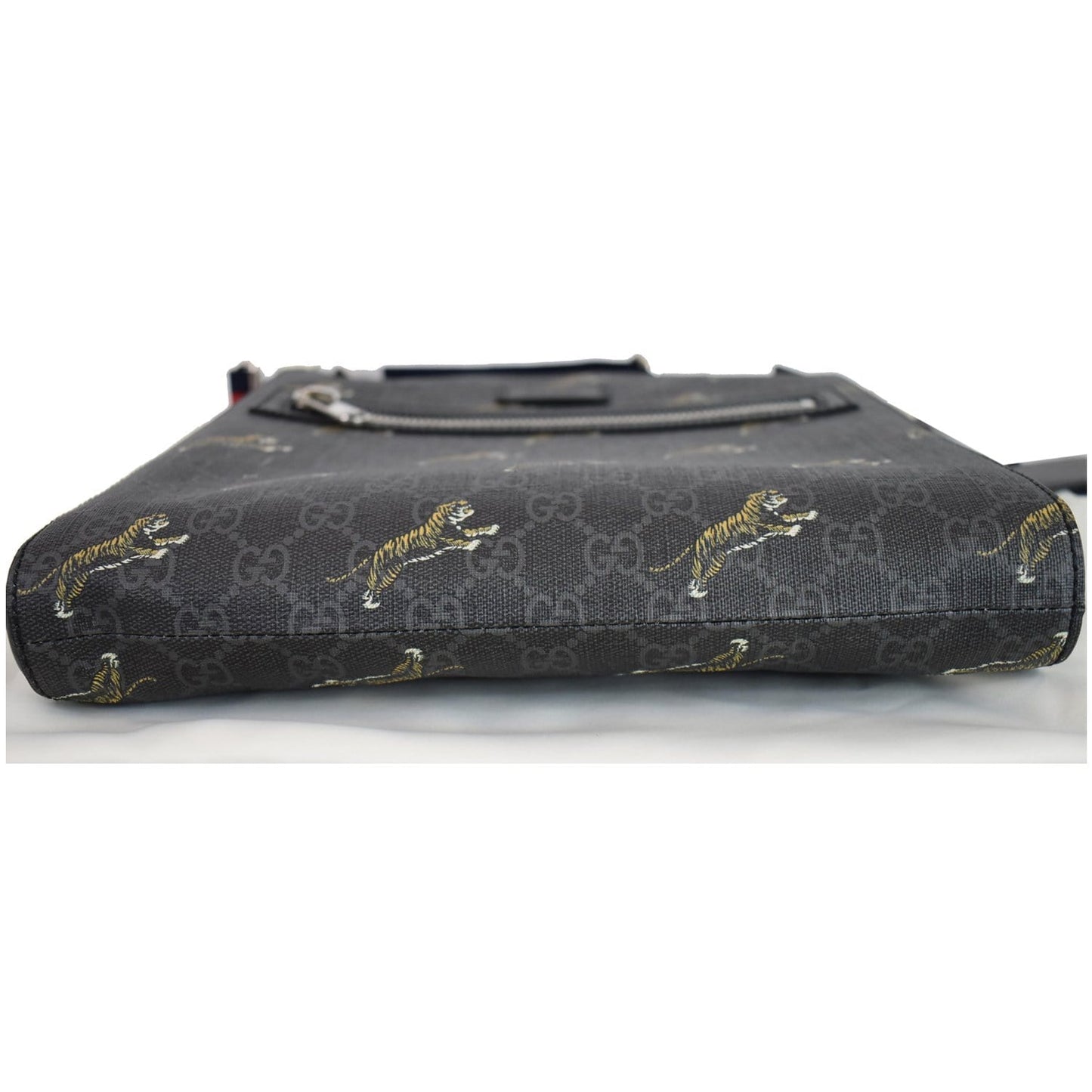 GUCCI Bestiary Tigers GG Supreme Square Messenger Bag Black 474137