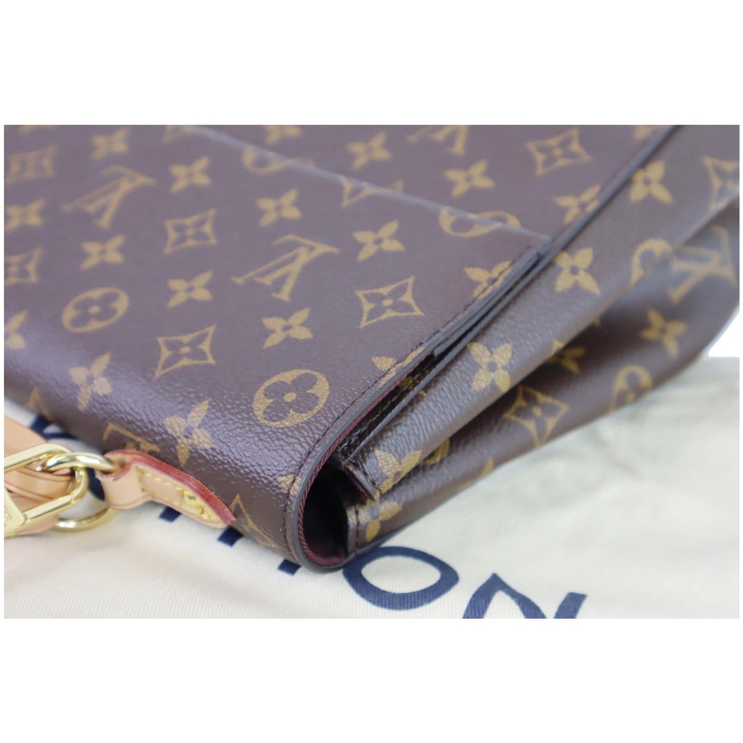 LOUIS VUITTON Cluny MM Monogram Canvas Shoulder Bag Brown