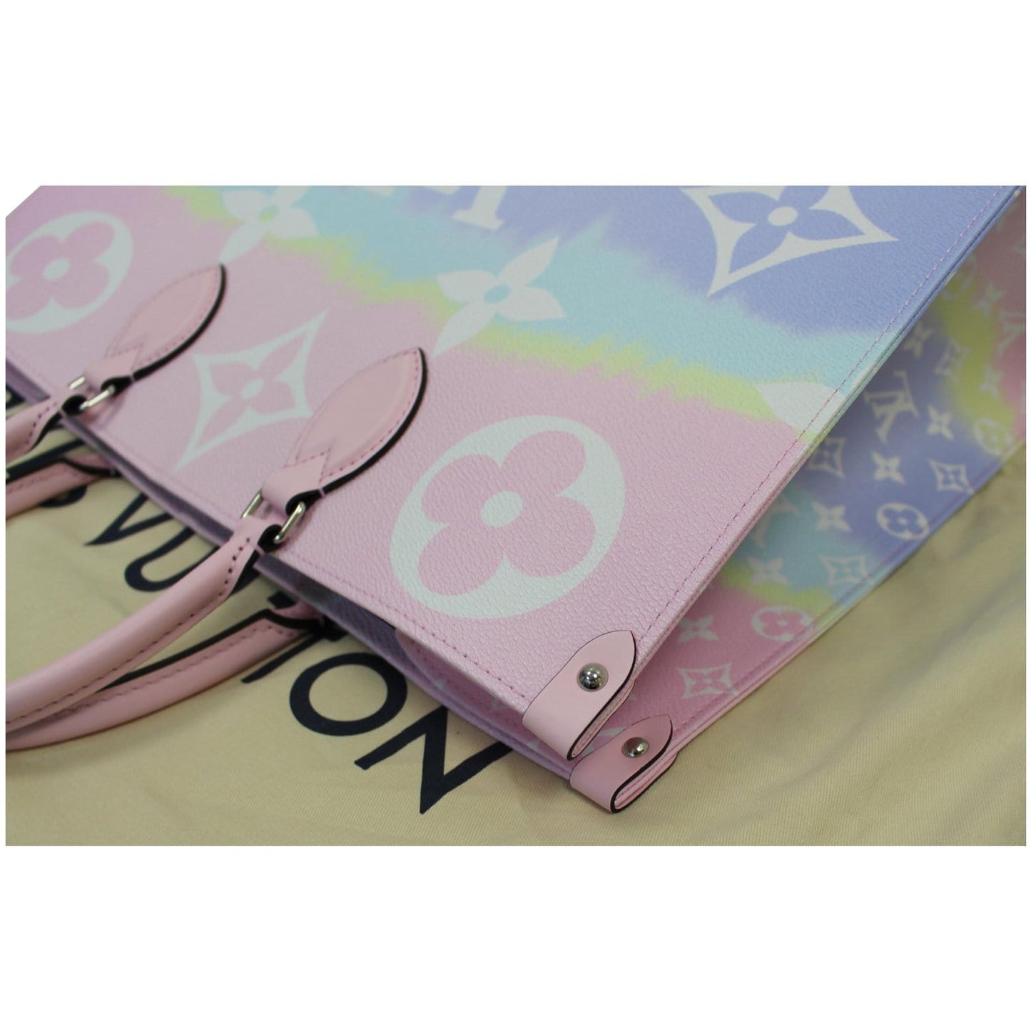 LOUIS VUITTON Escale Onthego GM Monogram Shoulder Bag Pastel