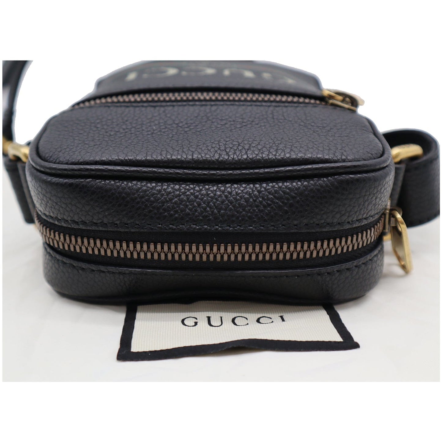 GUCCI Logo Grained Calfskin Leather Messenger Bag Black 574803